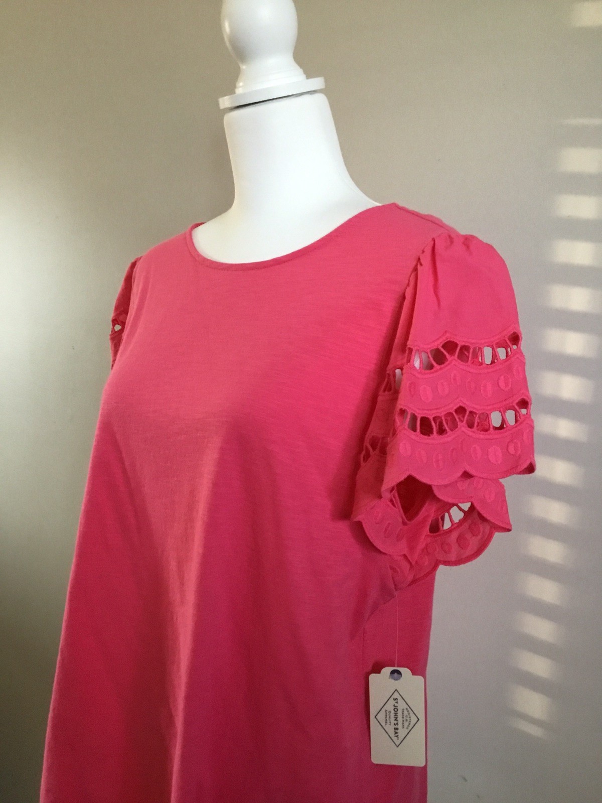 ST JOHNS BAY Womens Pink Blouse Sz Large Ruffled Cutout Eyelet Short Sleeve NWT