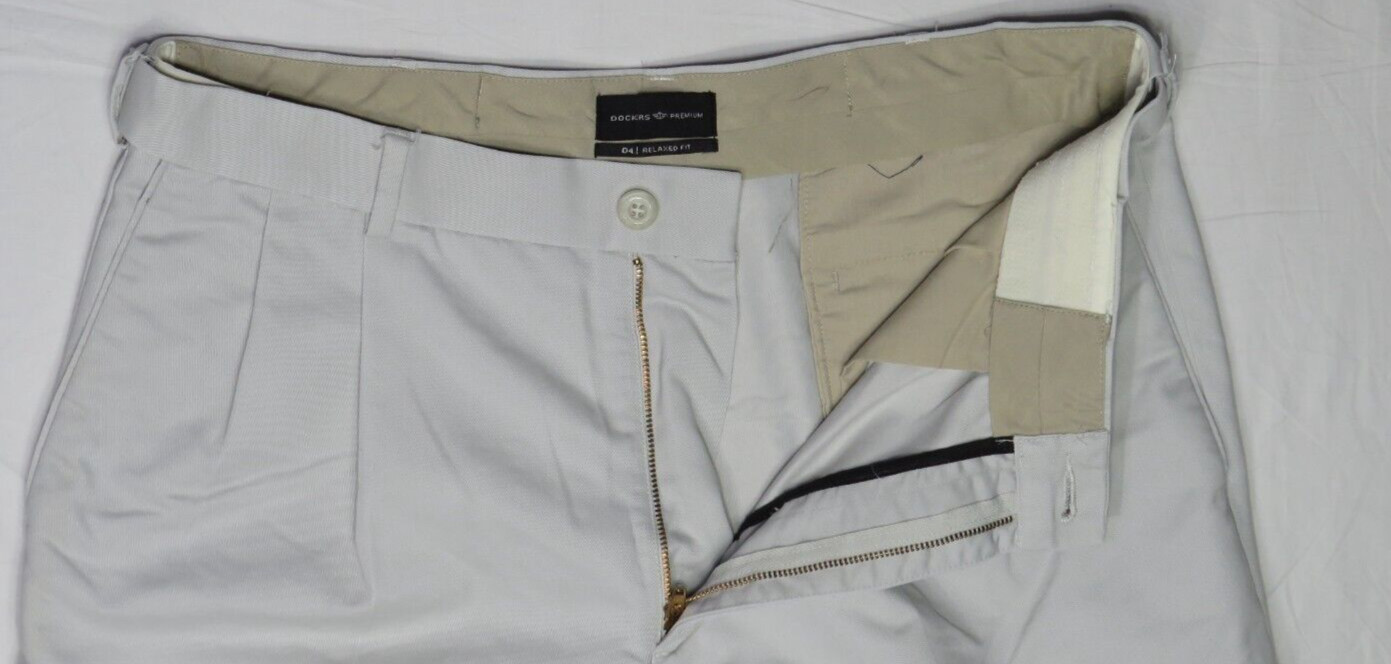 LEVIS DOCKERS PREMIUM PANT 34×30 D4 RELAXED FIT KHAKI CHINO FLAT VTG 2009 SLACKS