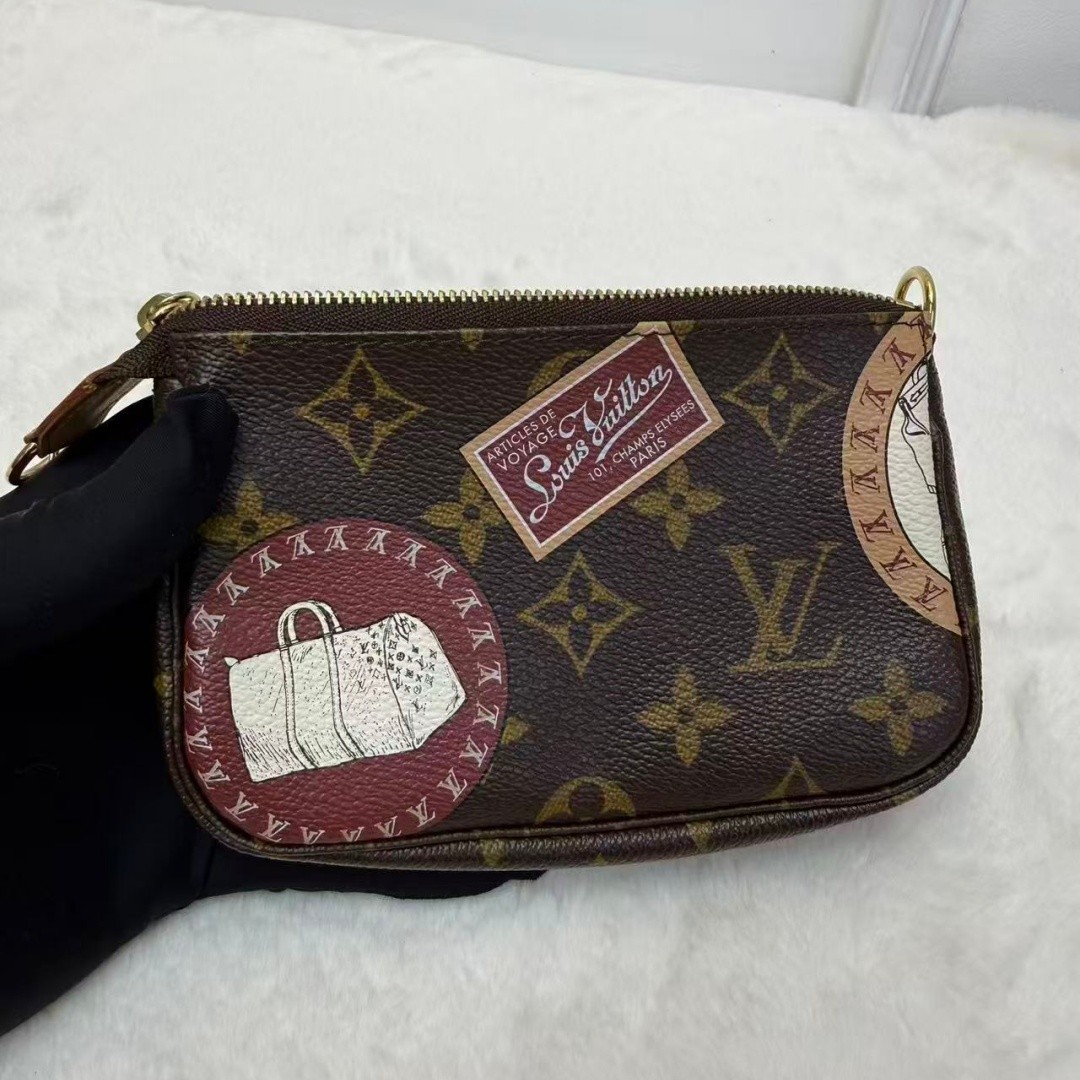 LOUIS VUITTON Monogram Patch Mini Pochette Accessoires Pouch