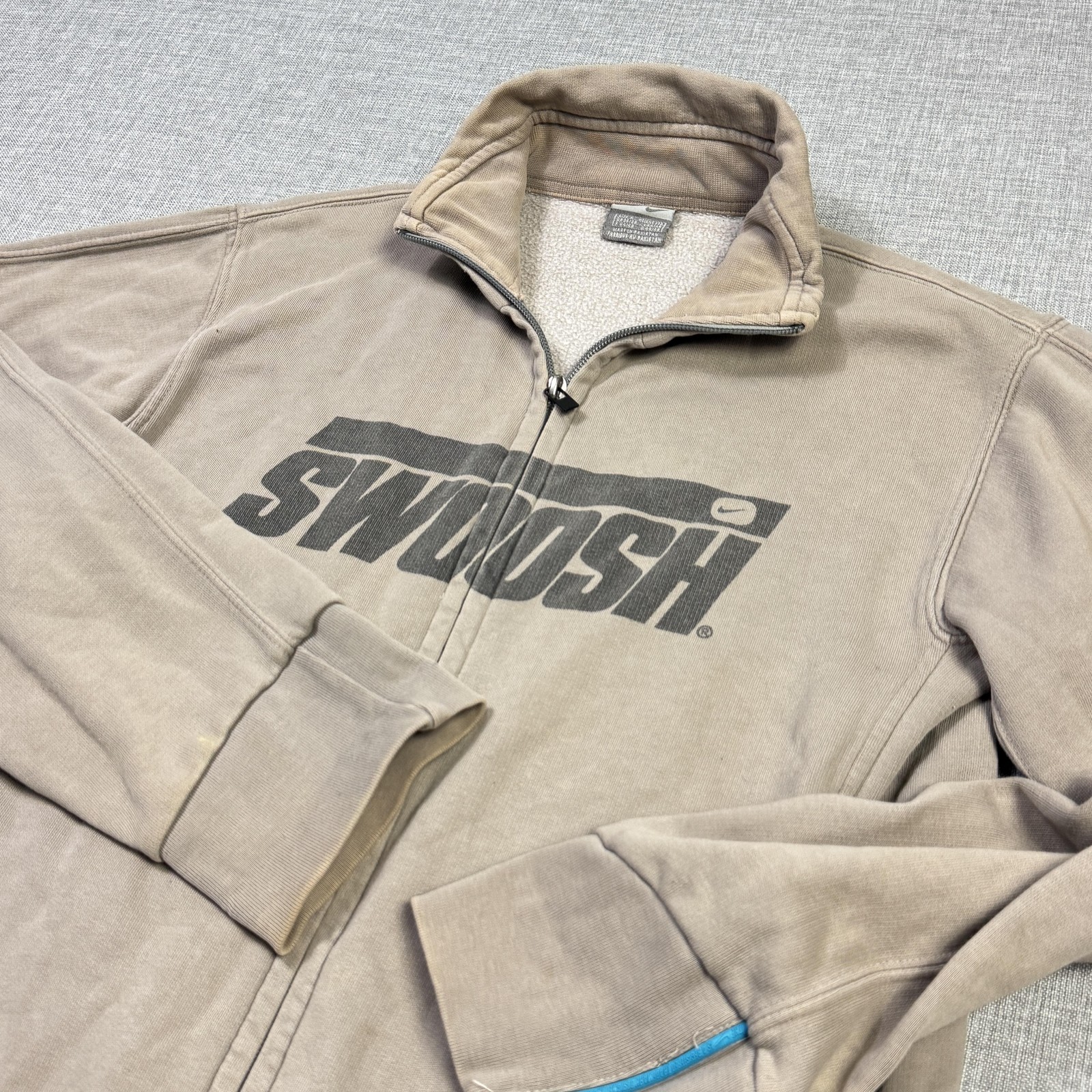 Nike Sweatshirt Mens Small Beige Full Zip Lined Insulated Pockets Graphic