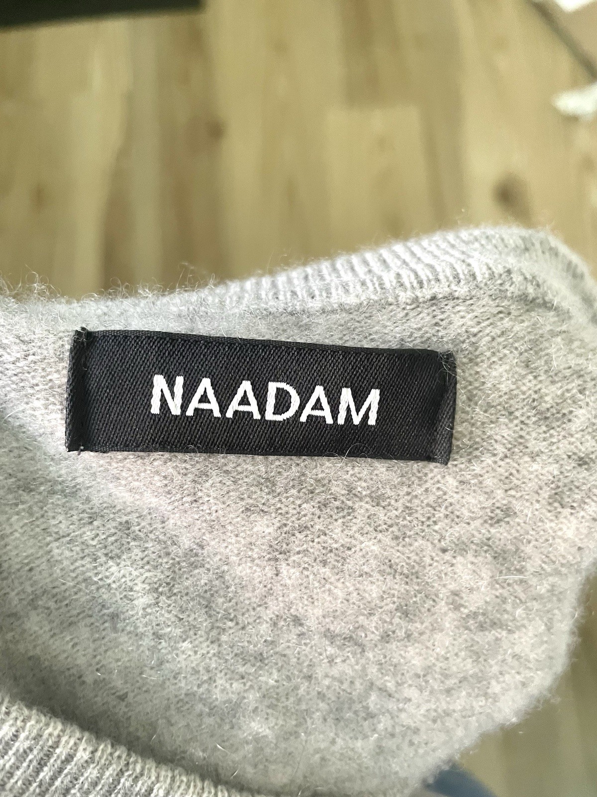Naadam 100% Cashmere Crew-Neck Long Sleeve Knit Sweater Gray Women’s size Medium