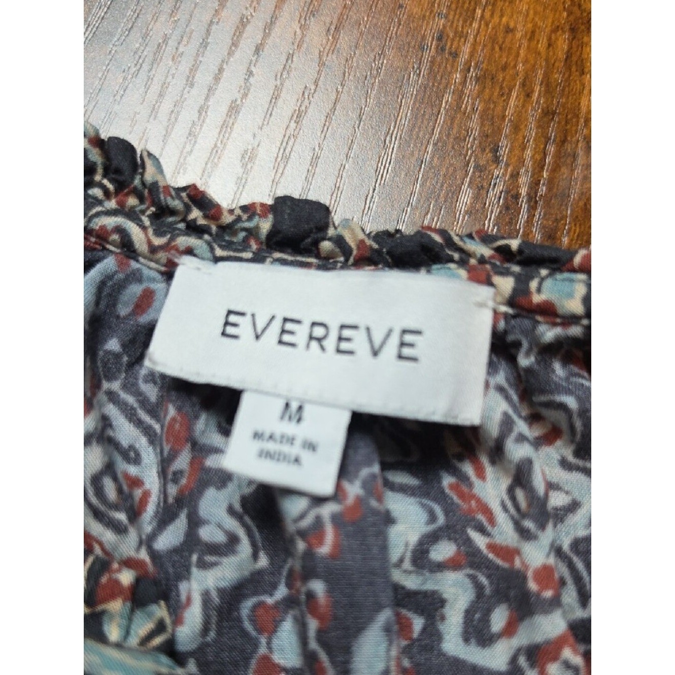 EVEREVE | Boho Romantic Ruffle Sleeve Tie Neck Keyhole Medallion Blouse | M