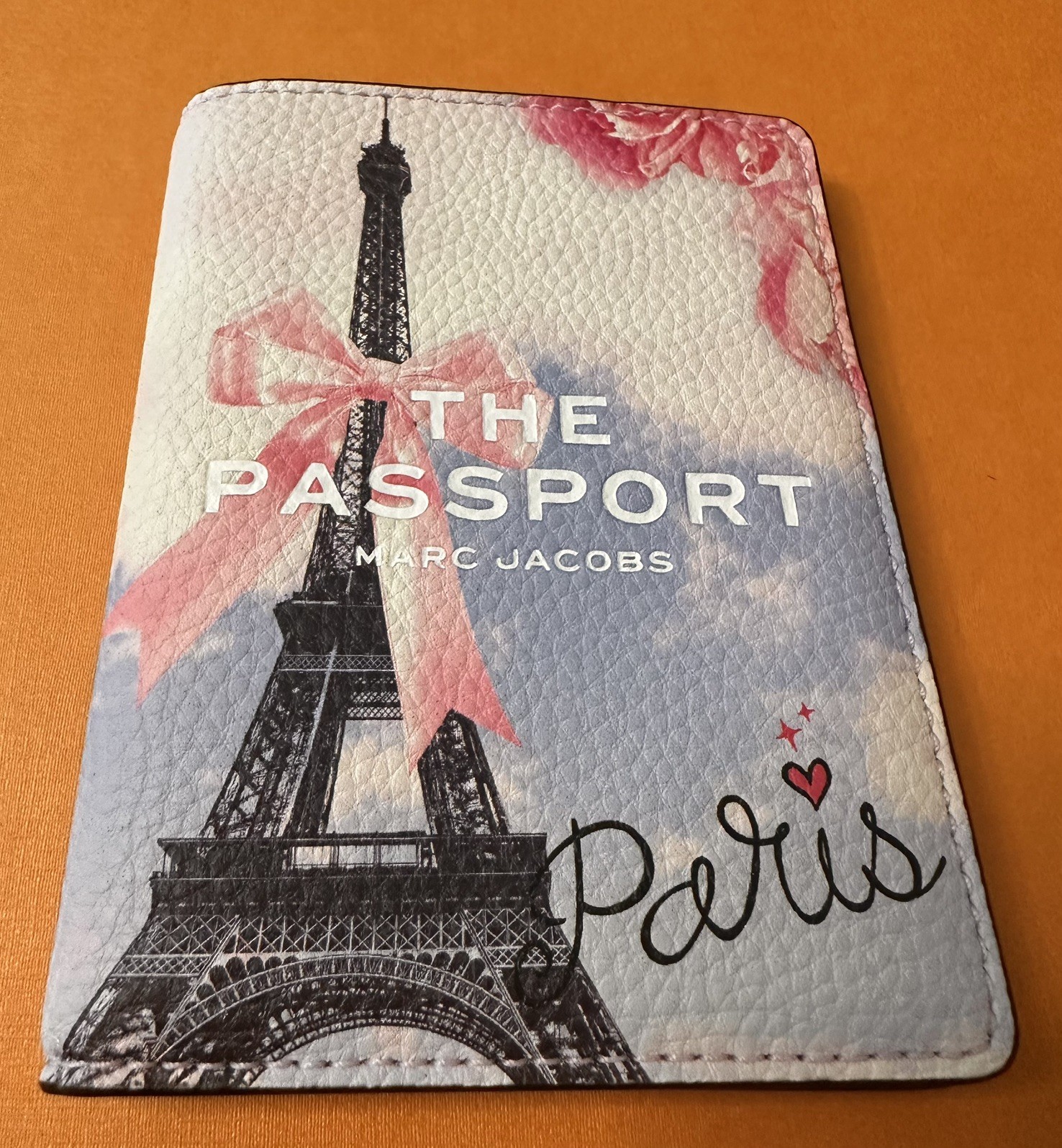 NWOT Marc Jacobs The City Paris Passport Case Leather City Capsule