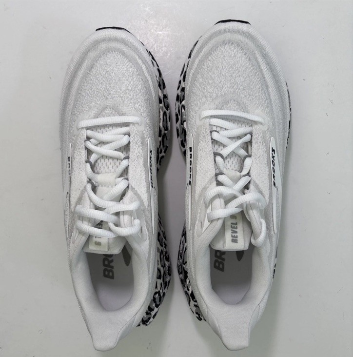 Brooks Revel 9 Black White Gray Leopard Print Low Top Women’s Sneakers Size 7