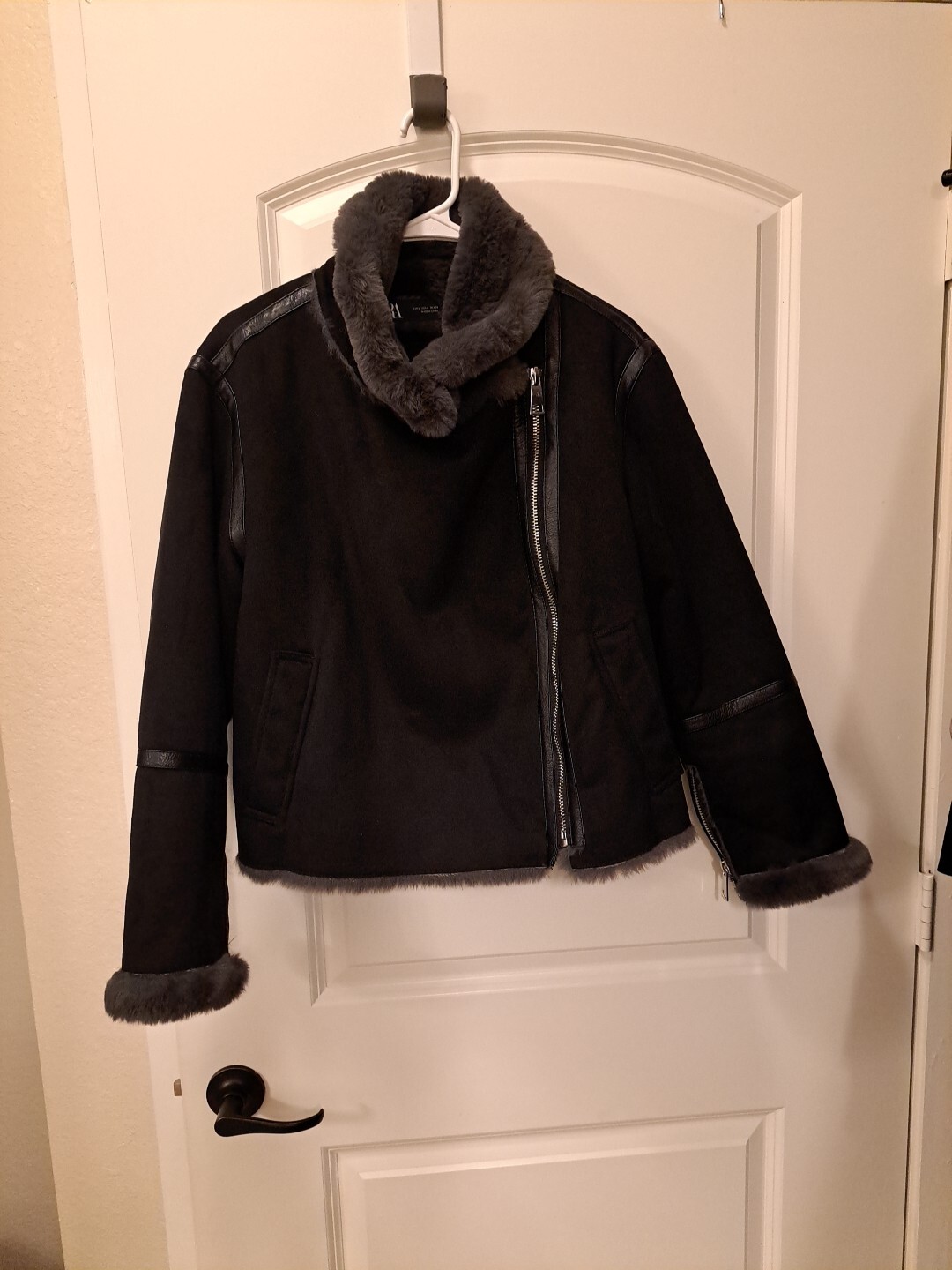 Zara Faux Fur Moto Jacket Black Size L Short EUC 100% Returns Accepted