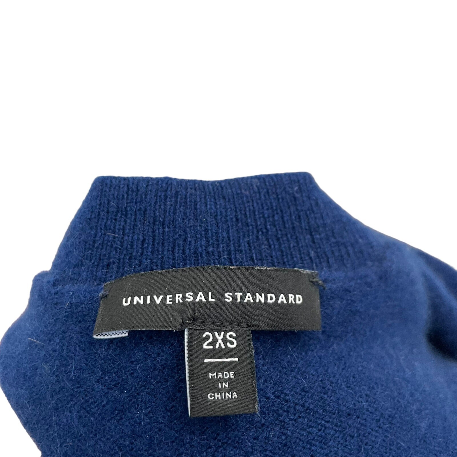 Universal Standard 100% Cashmere V-Neck Sweater Minimalist Ocean Blue size 6/8