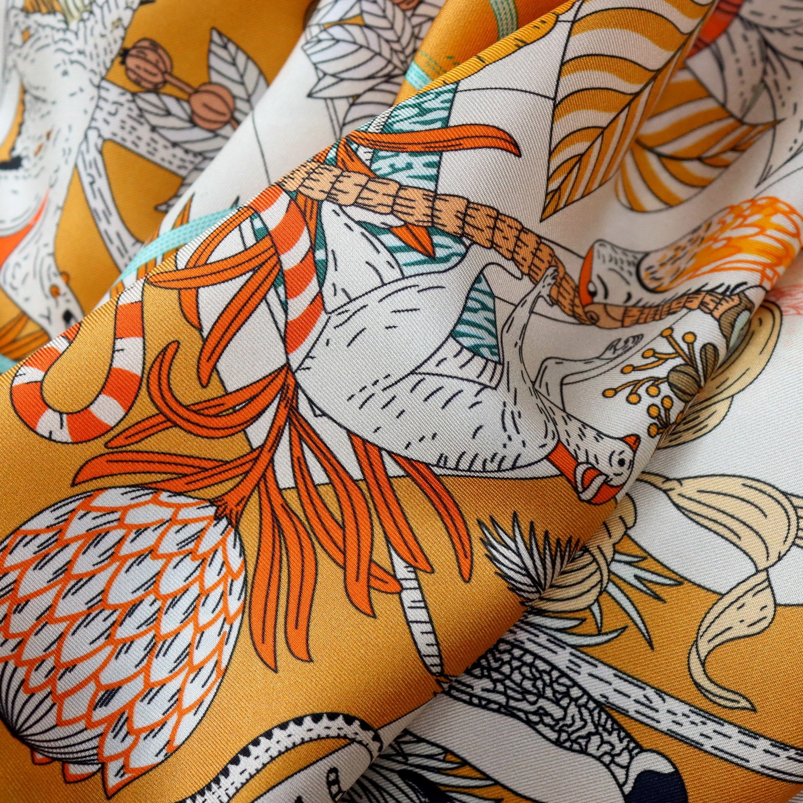 100% Mulberry Silk Twill Scarf 34.6″×34.6″ Hand Rolled Hem