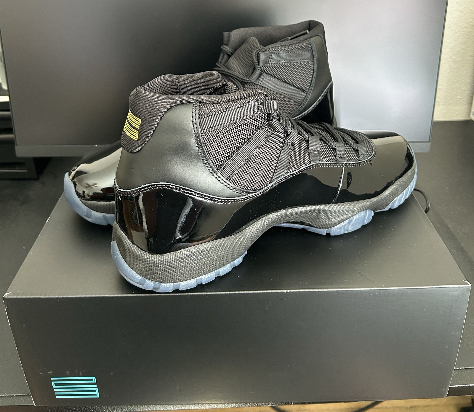 Jordan Air Jordan 11 Retro Gamma Blue Patent Leather Mid Top CT8012-047