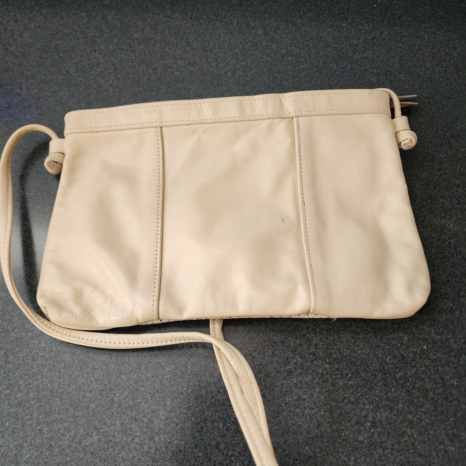 VTG Snake Skin Crossbody Bag Beige 1 Zipper Pocket 10″ wide 4.8 ounces