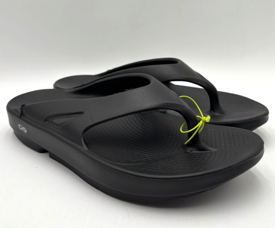 Oofos OORIGINAL 1000 Unisex NEW Recovery Thong Sandals Black Multiple Sizes