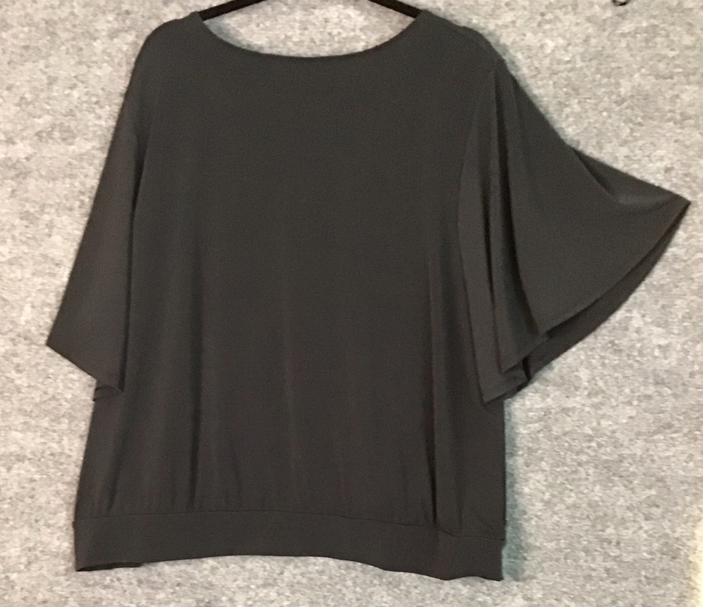 Black Loose Fitting Top SZ2X Giuliana W/flutter, Sleeves, criscross Front