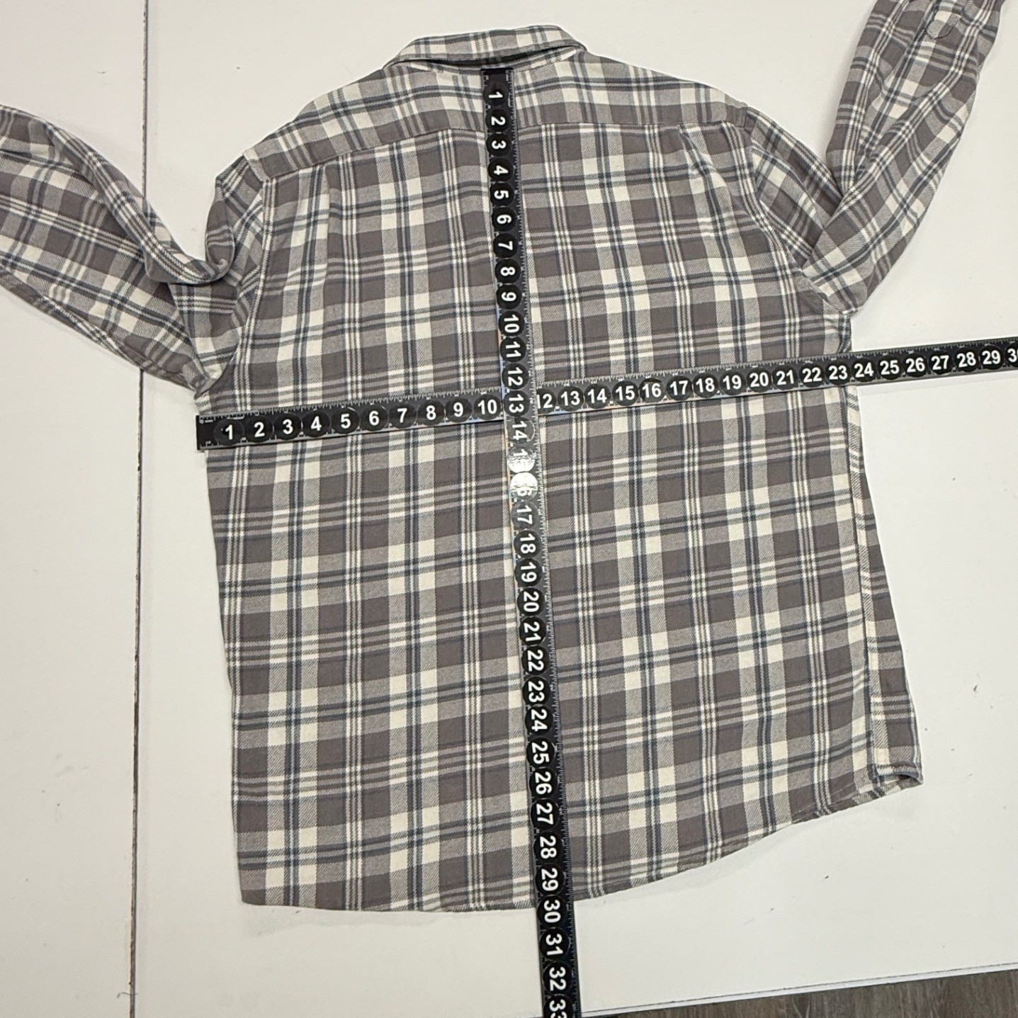 The Normal Brand Shirt Men XL Gray Plaid Button Up Flannel Pockets Long Sleeve
