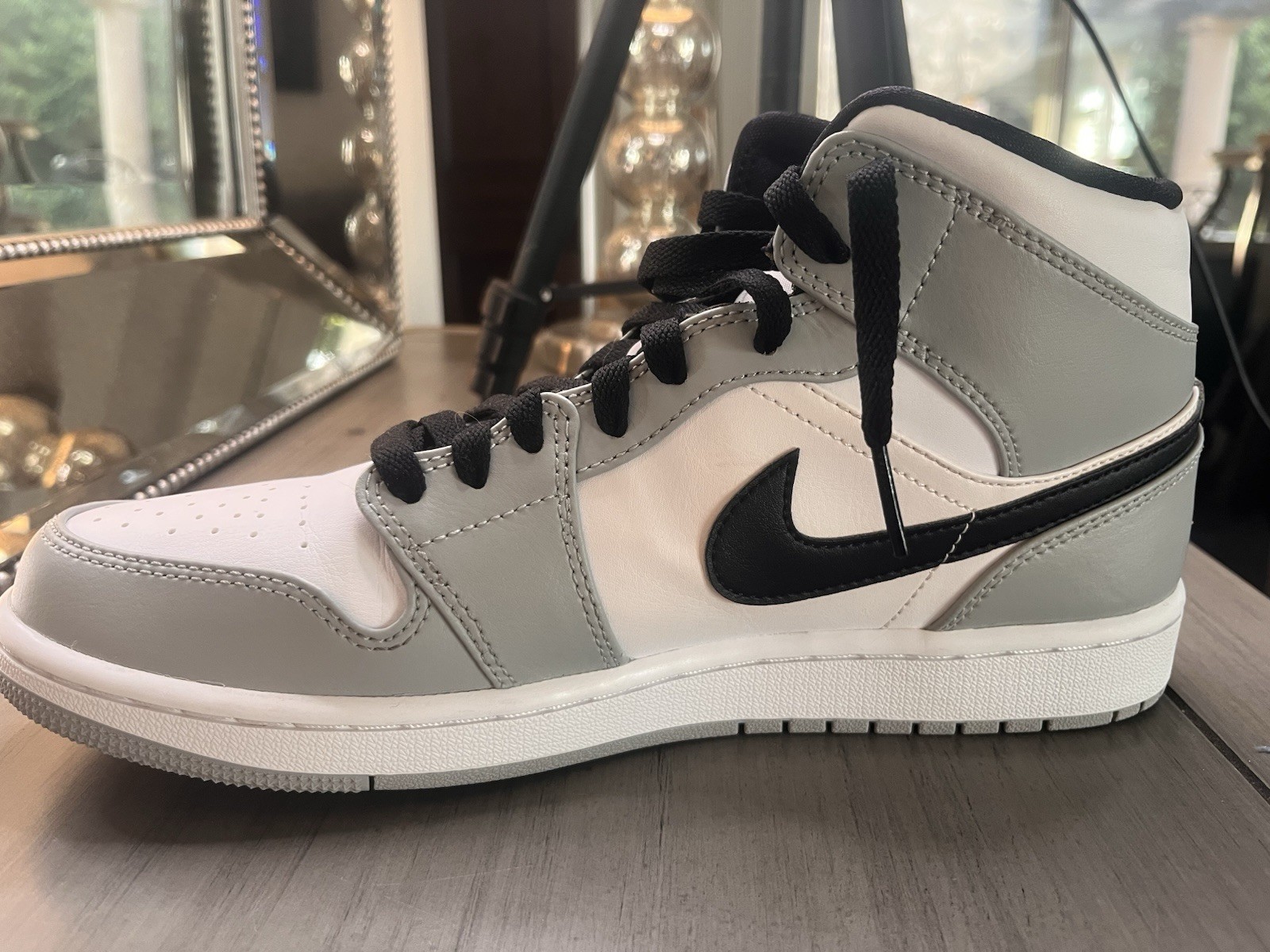 Jordan Air Jordan 1 Mid Top “Smoke Grey” Light Smoke Grey/Black-White Size 9.5