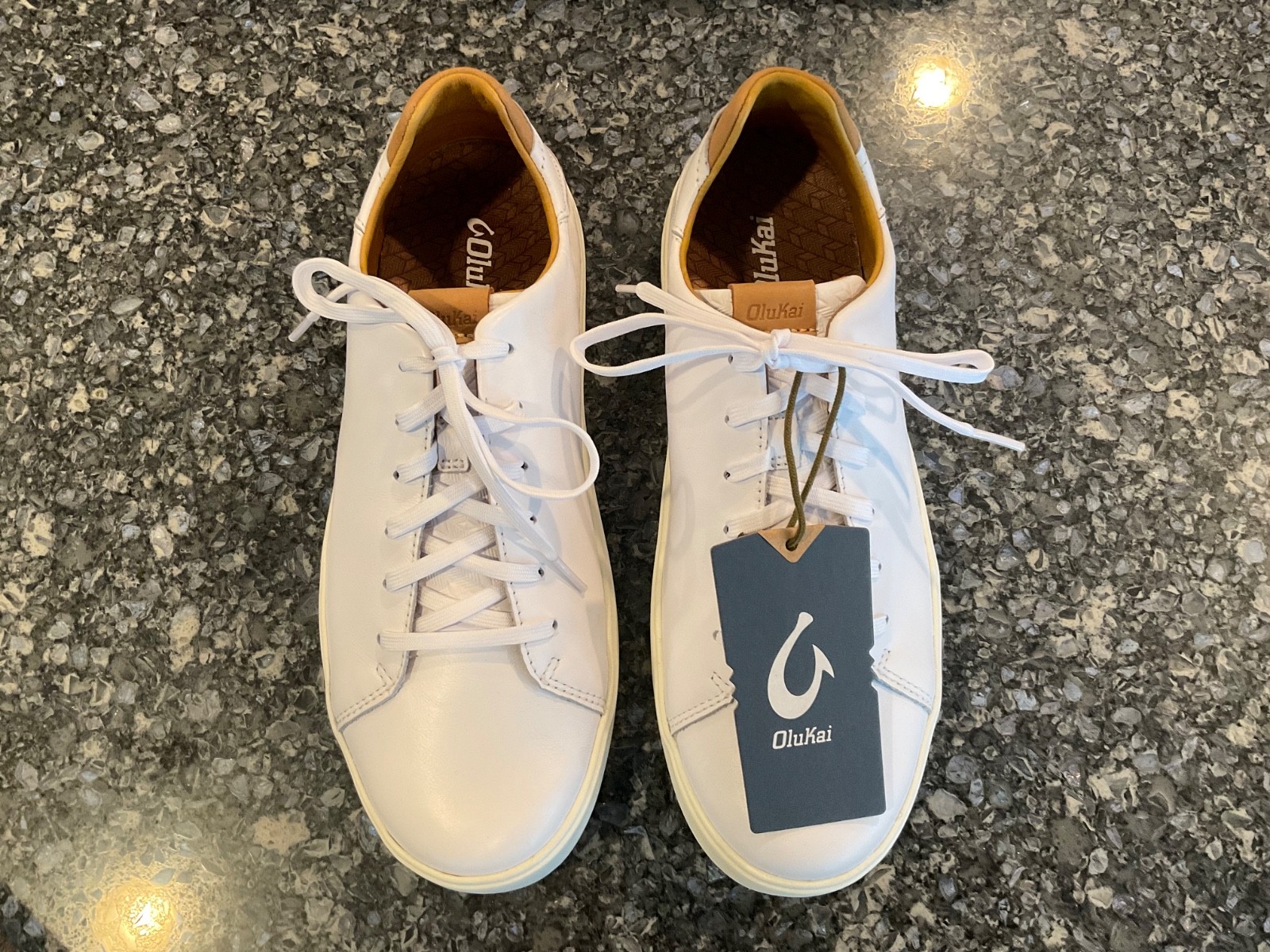 Olukai Lae’ahi li ‘ili Leather Sneaker – Bright White Size 10 Men’s New