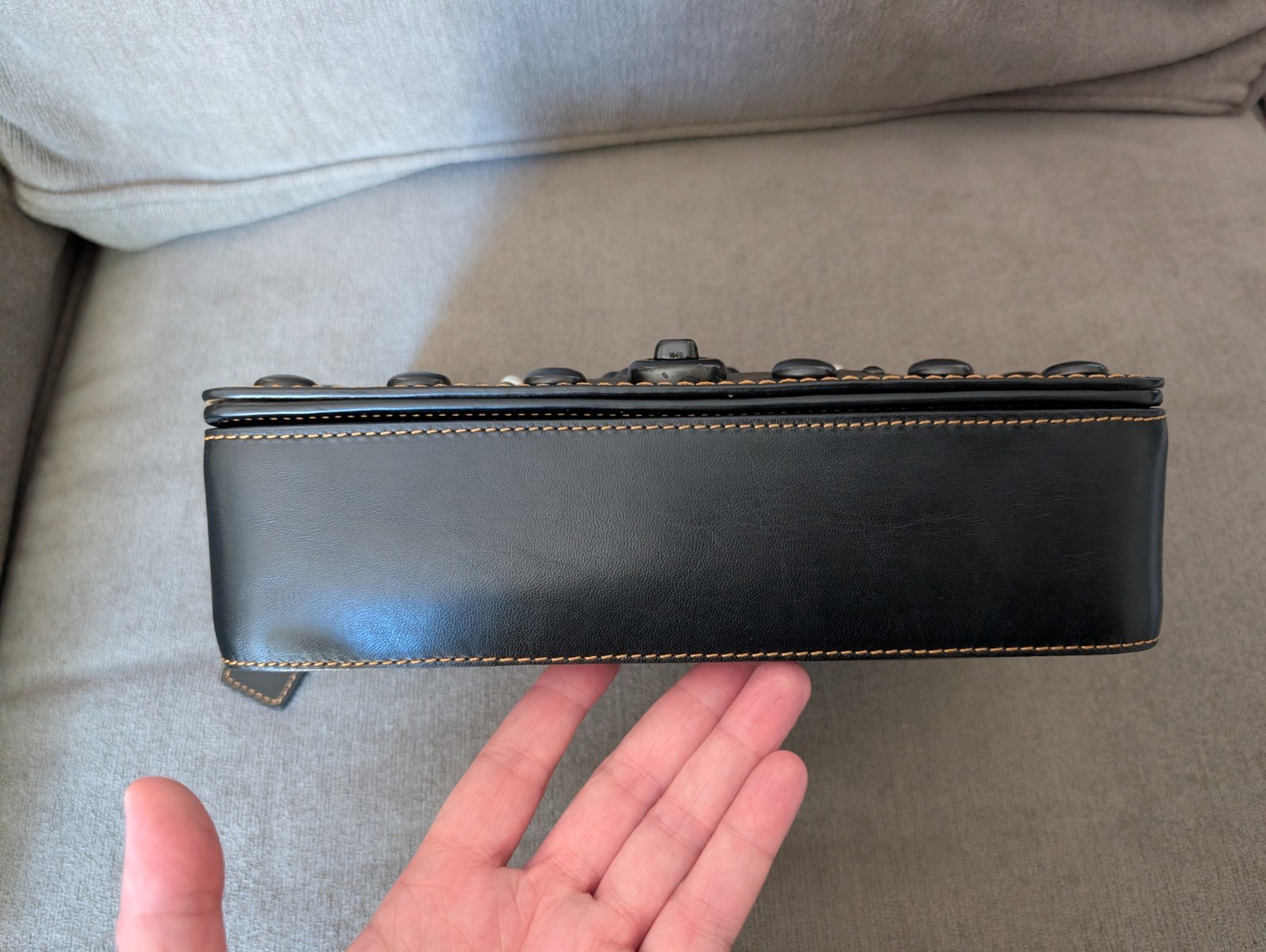Coach 1941 Western Rivets Dinky 24 In Black Free Ship