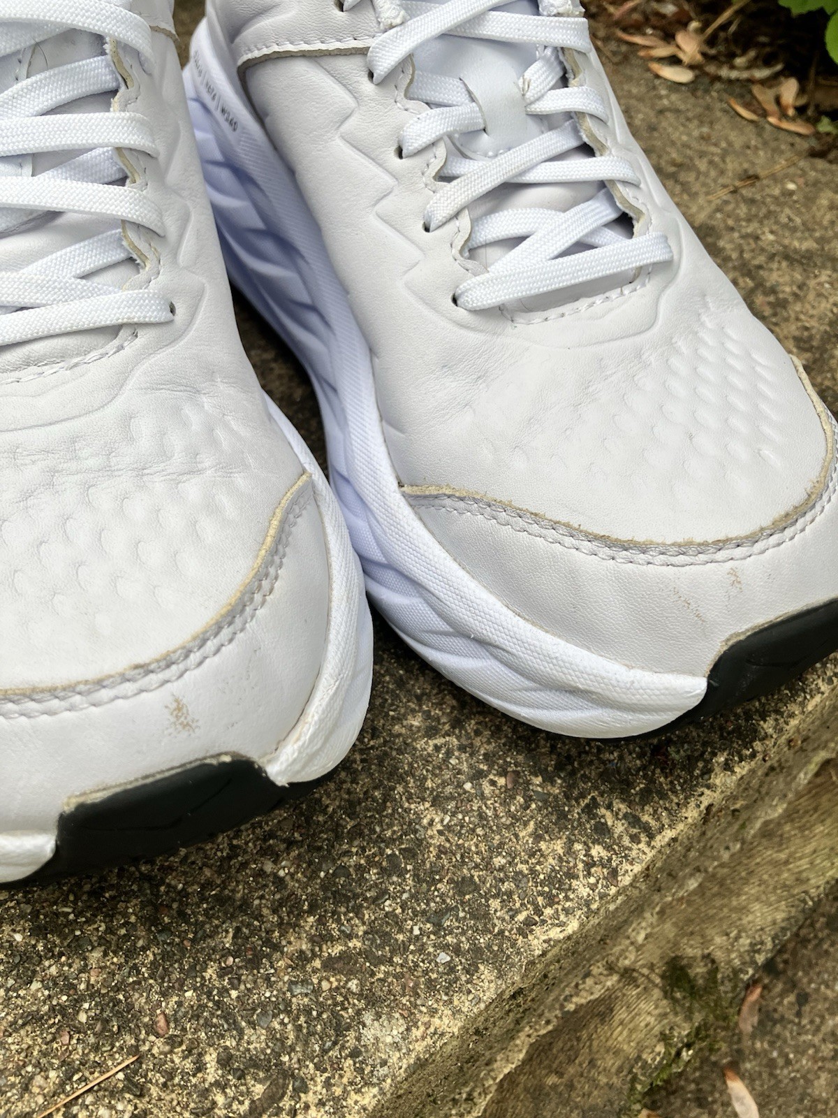 Hoka One One Bondi SR White Women’s 8 Leather Athletic Sneakers Slip Resistant