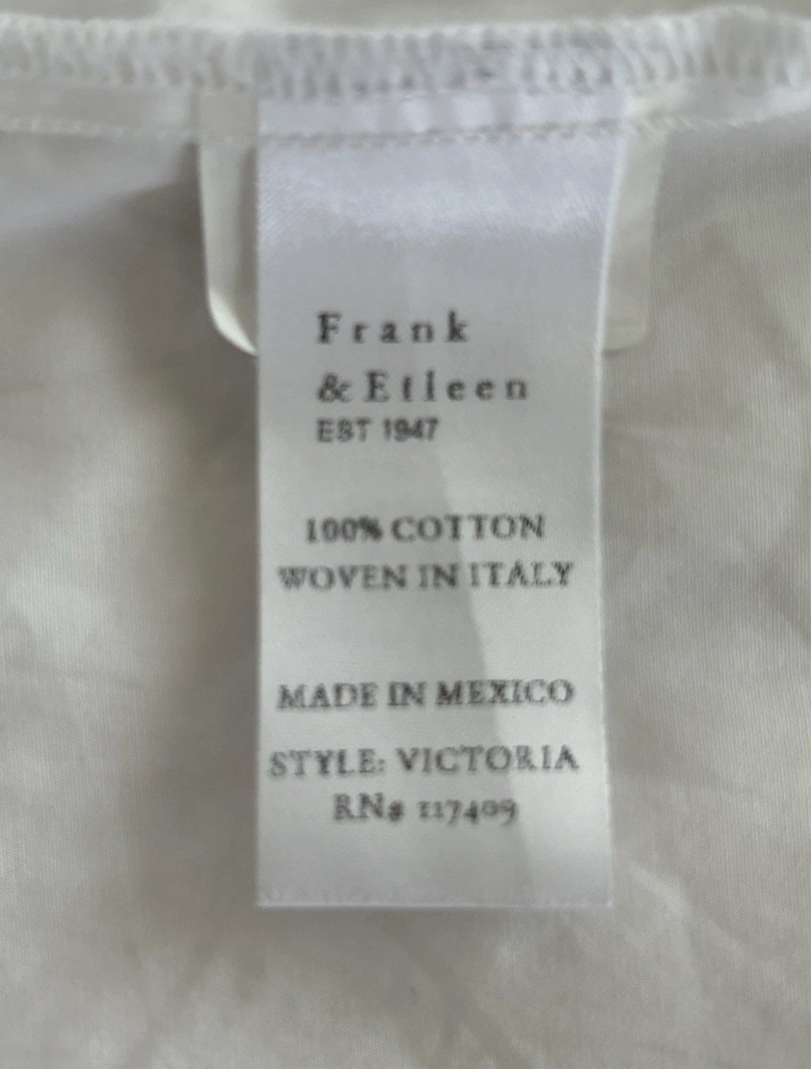Frank & Eileen Size XL White Victoria Italian Tuxedo Shirt Blouse Button Closure
