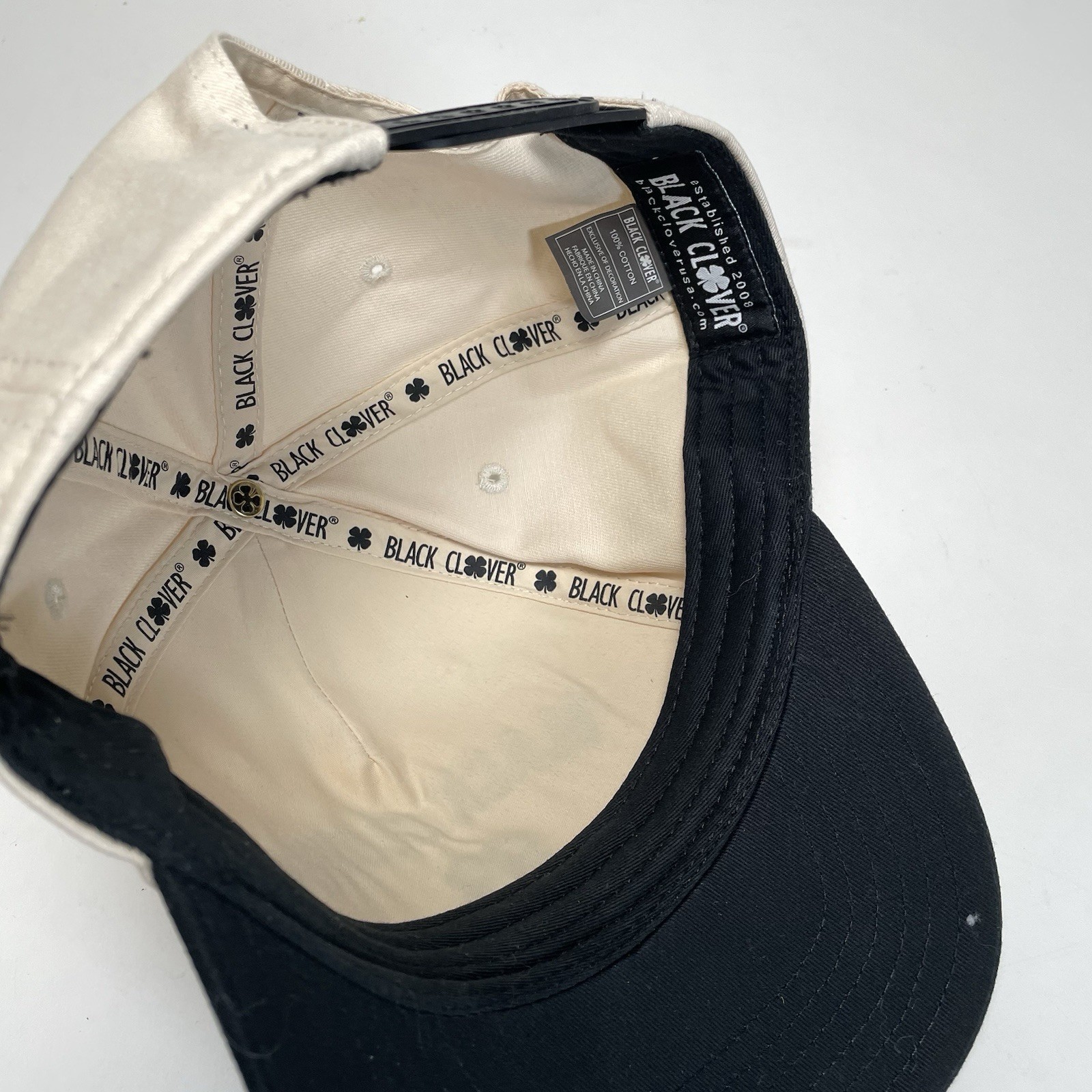 Topgolf Men’s Fitted Hat Cap Cream / Black Live Lucky Clover Golf