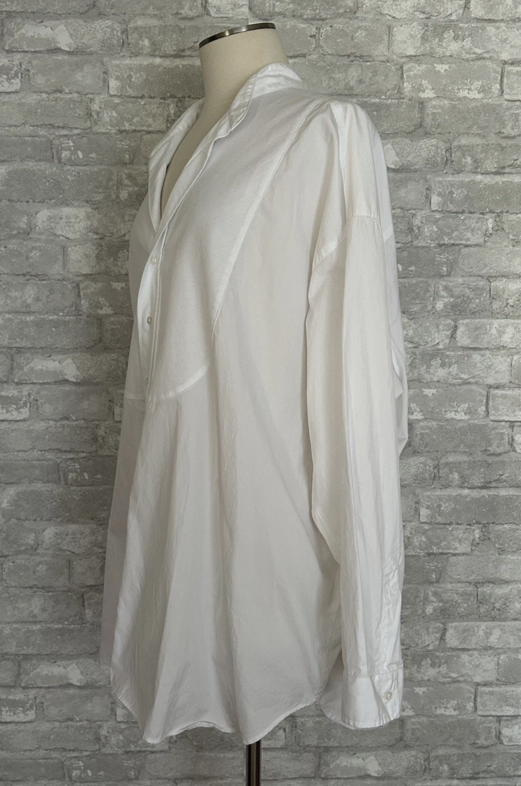 Frank & Eileen Size XL White Victoria Italian Tuxedo Shirt Blouse Button Closure