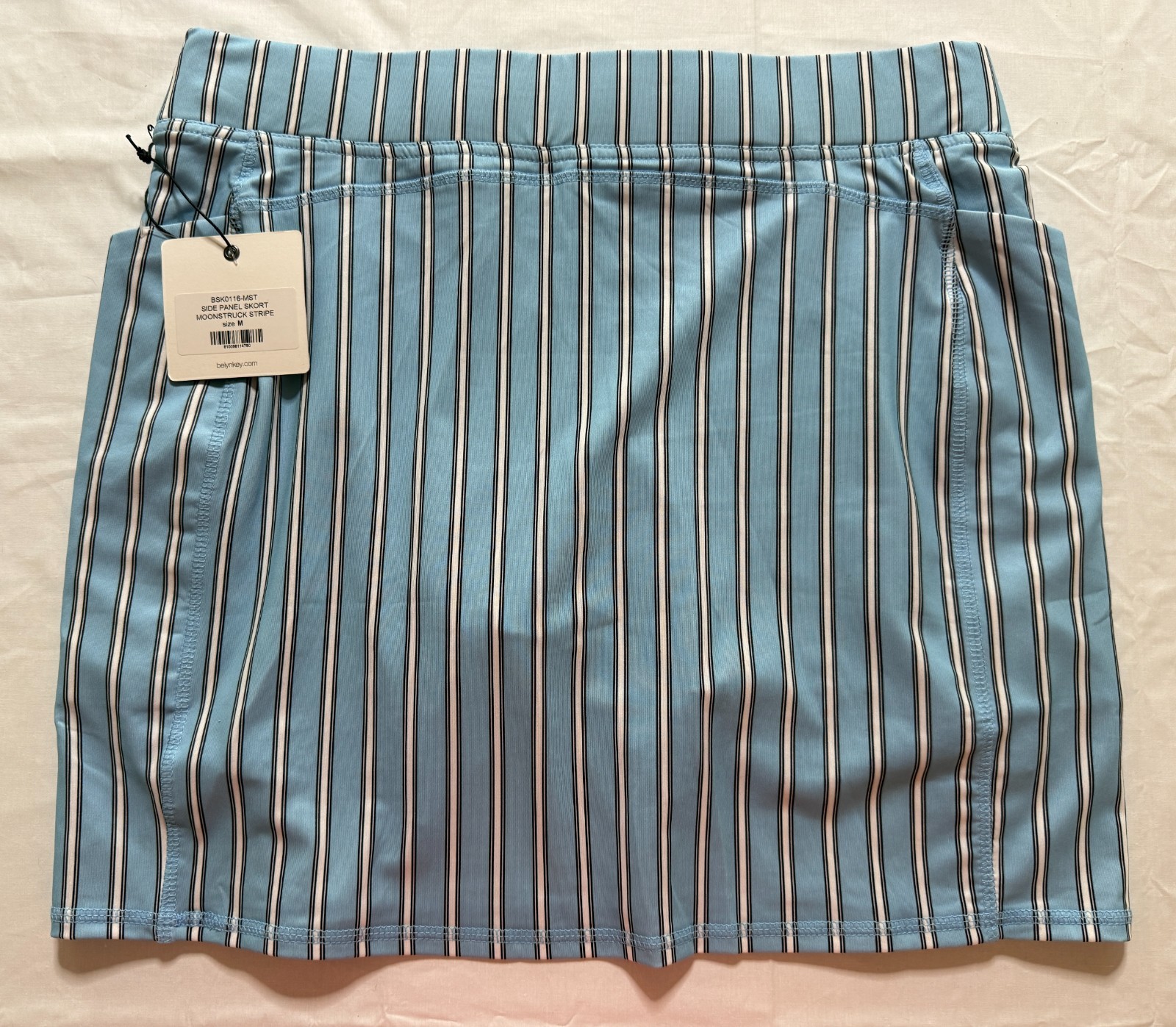 NWT WOMEN’S BELYN KEY GOLF SKORT/SKIRT – SIZE: MEDIUM – MOONSTRUCK STRIPE (A4.8)