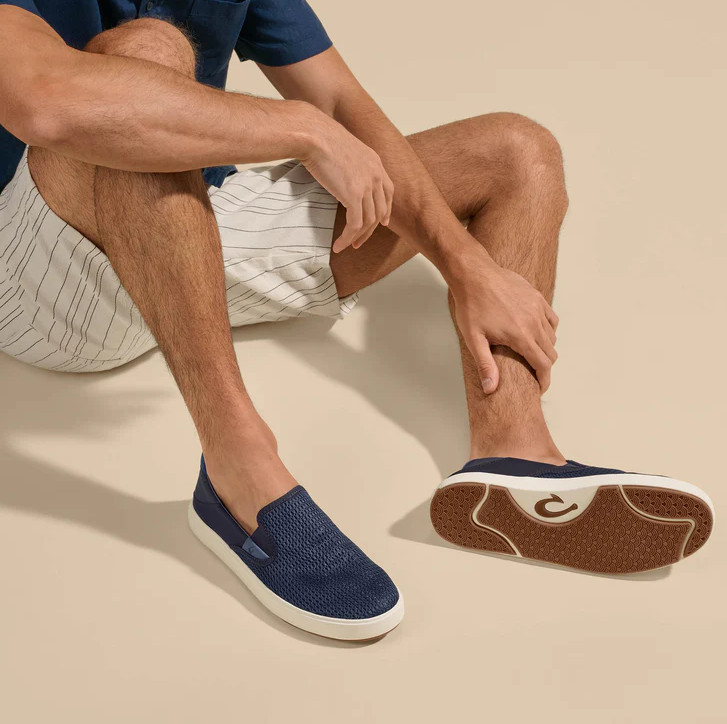 NWT OluKai Laeahi Men’s Breathable Slip-On Sneakers Blue Depth Comfort Shoes