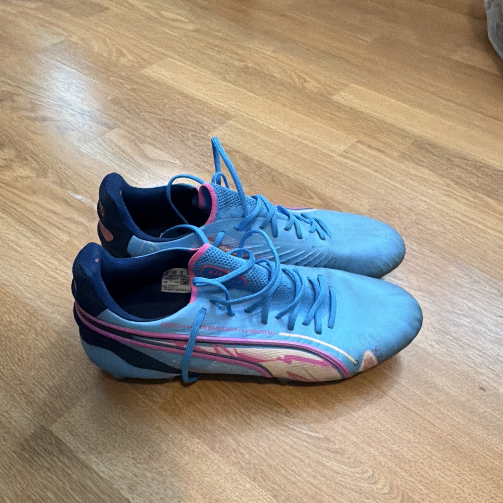 PUMA King Ultimate Men’s Soccer Cleats (Luminous Blue-Poison Pink-Blazing)