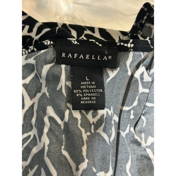 Rafaella Blk & Wht Animal Print, 3/4 Slv, LowCut Wrap, Stretch, Blouse P2P 19″