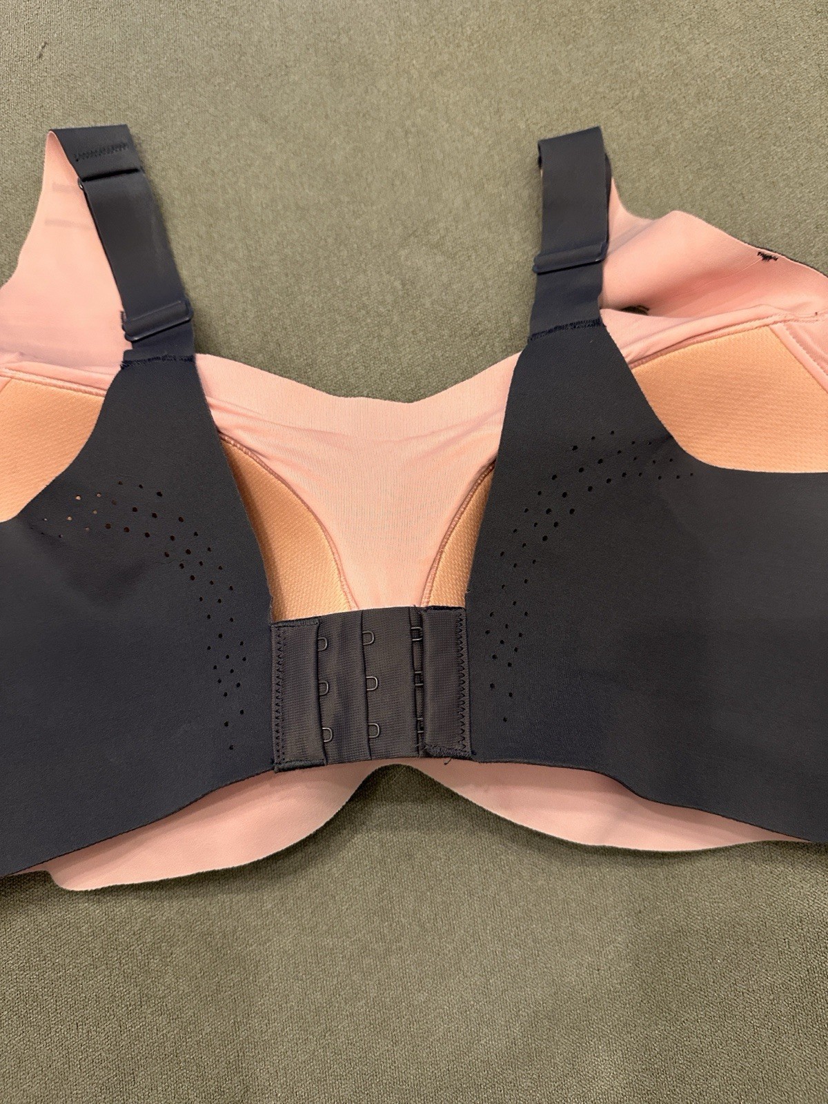 Avia Grey Seamless Laser Cut Sports Bra. Adjustable Straps XL D-DD Cup