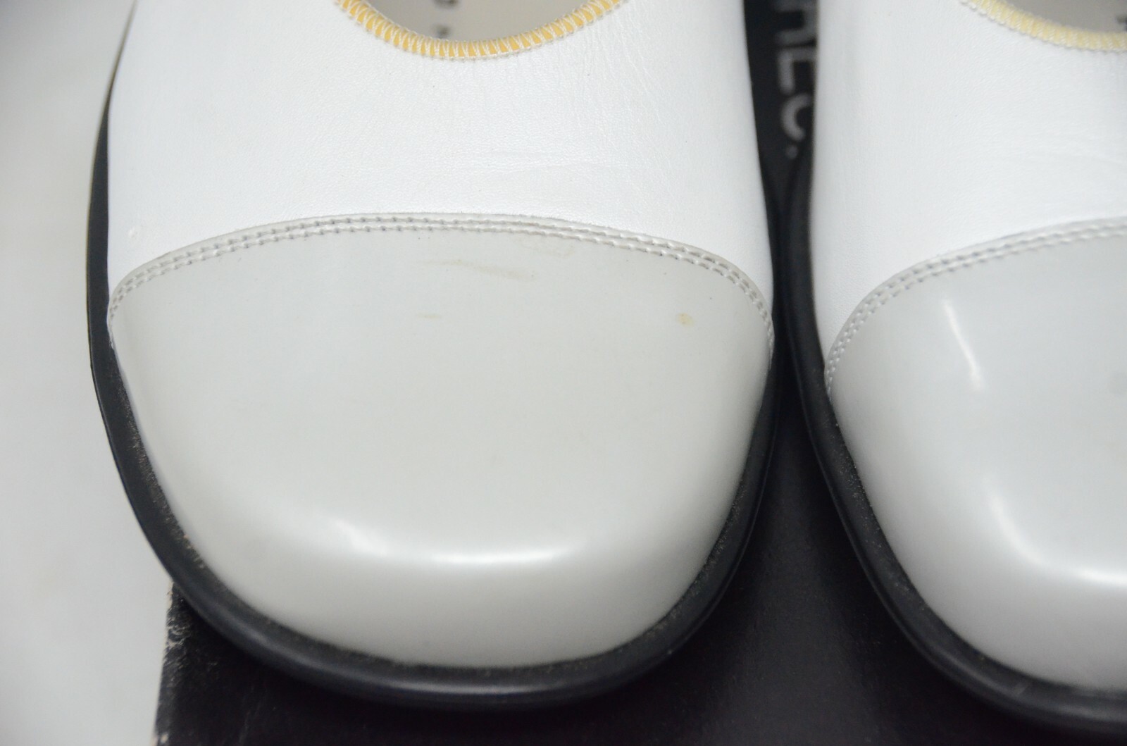 Women’s Theresia M White / Gray Leather Dress Flats. US Size 9.5