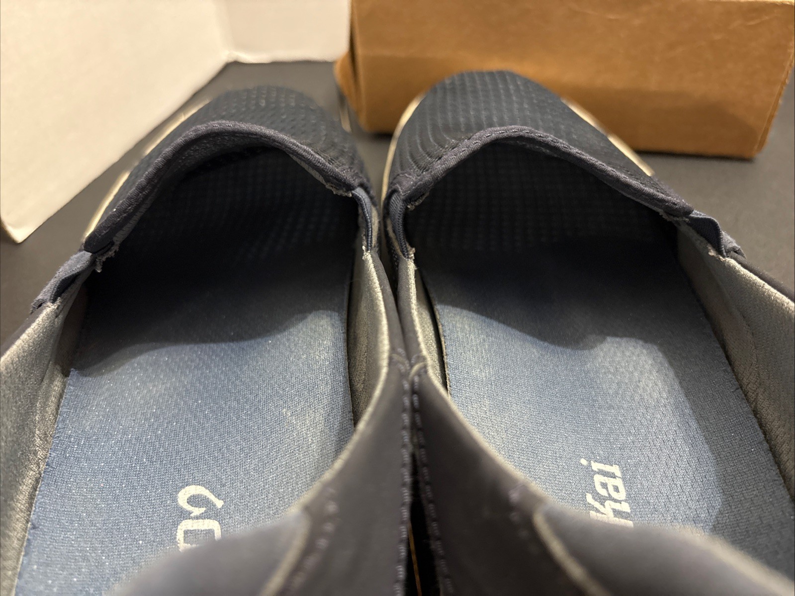 OLUKAI Lae’ahi Mens 9.5 Navy Blue Slip- On Casual Mesh Sneaker Shoe