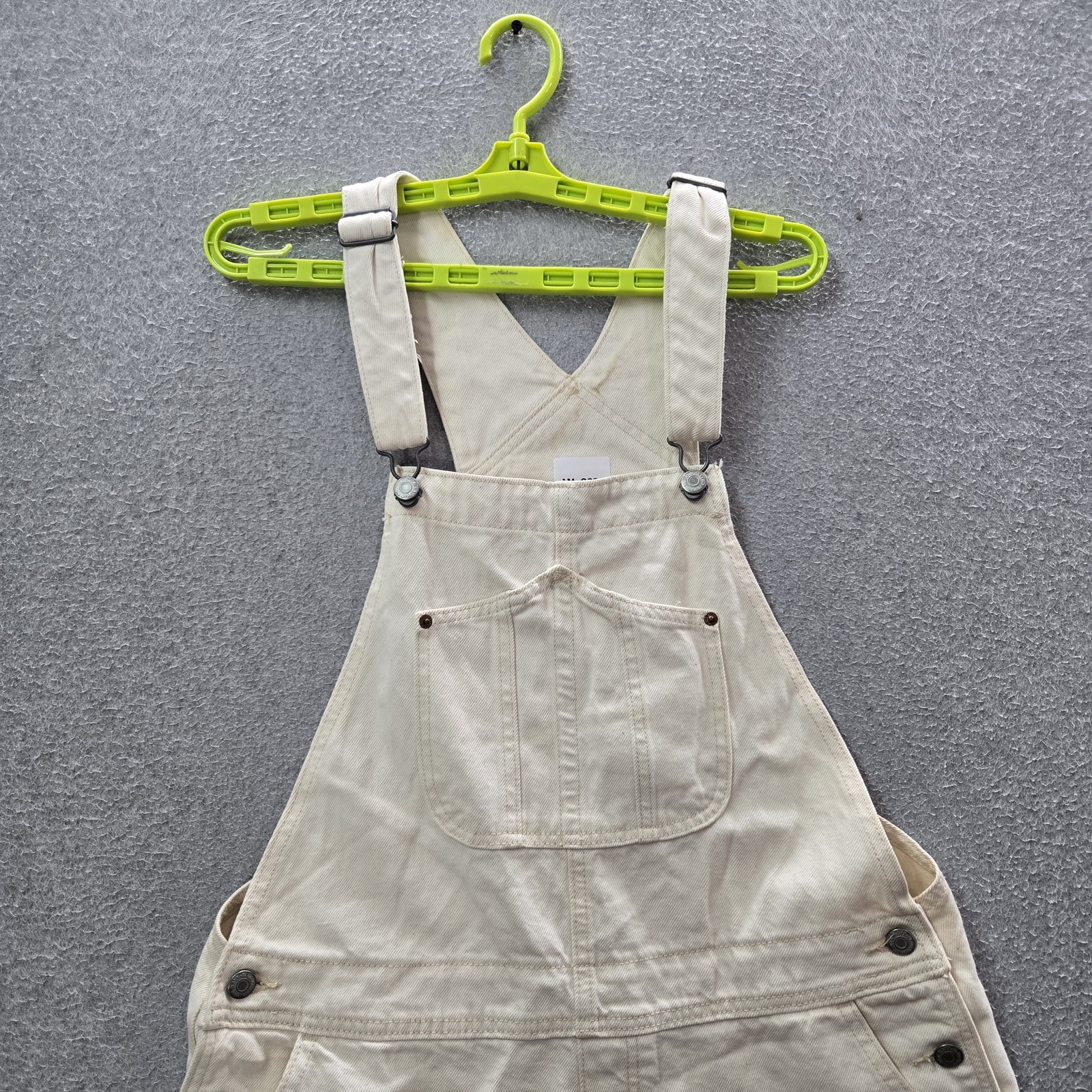 Old Navy Women Shorts L Beige Overalls Twill Overall Shorts Button 4.5″ Inseam