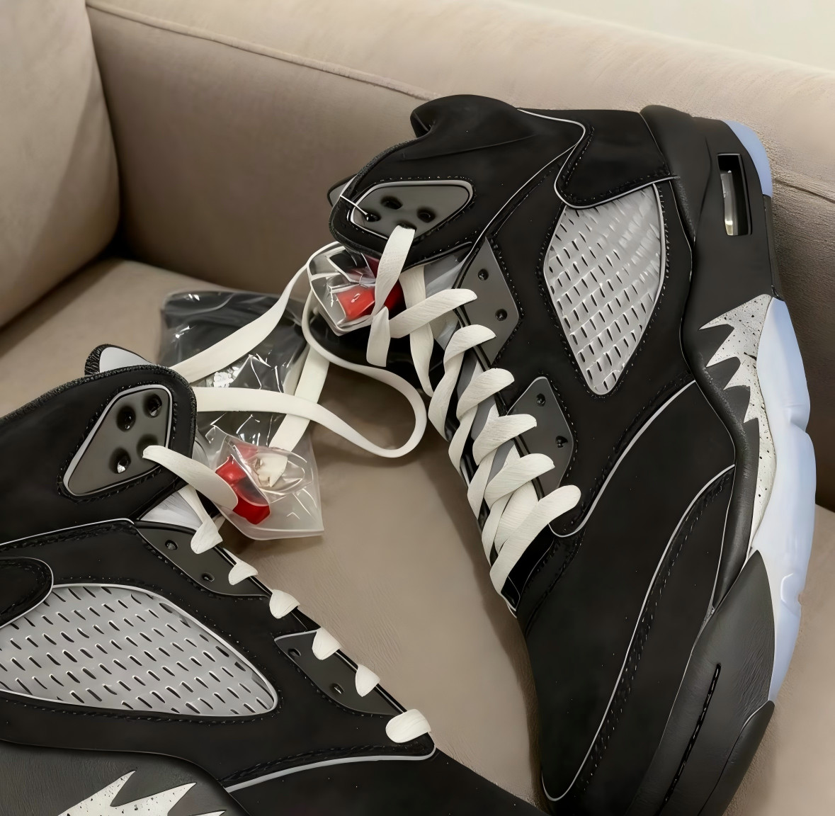 Jordan 5 “BLACK METALLIC REIMAGINED” Men’s Basketball Shoes High Top