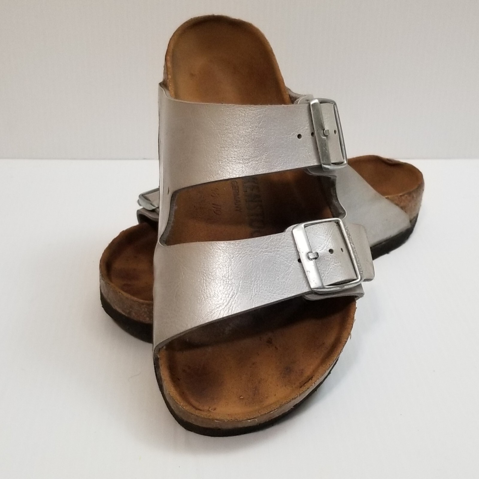 Birkenstock Unisex Arizona BS Metallic Silver SandalsEU 37 Size Men 4/Women 6