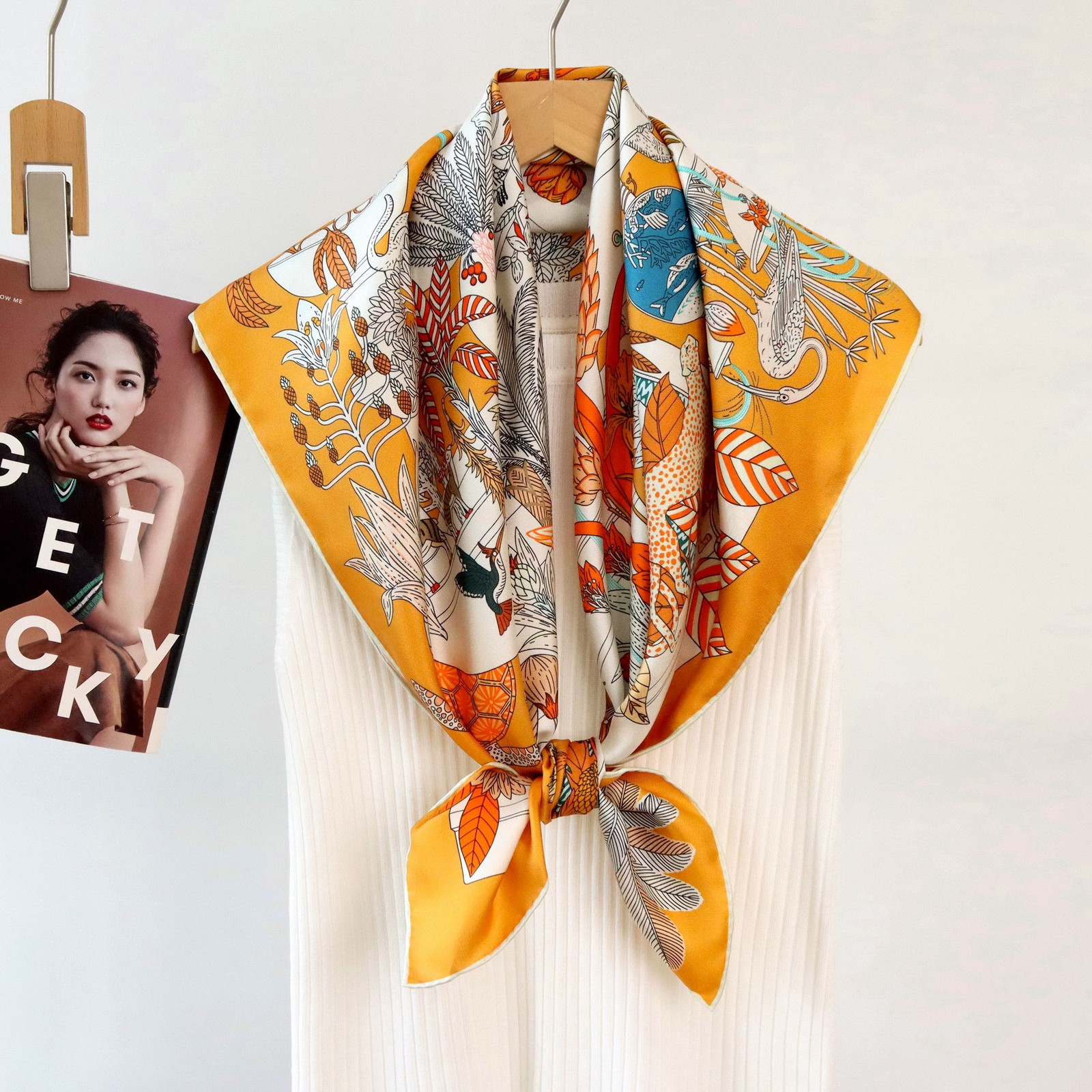100% Mulberry Silk Twill Scarf 34.6″×34.6″ Hand Rolled Hem