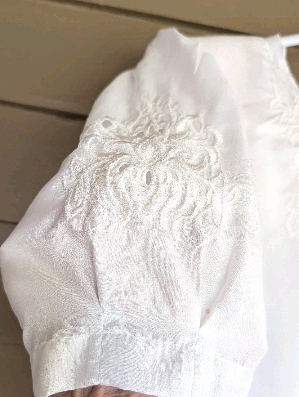 Vntg NICOLA White Embroidered Blouse 8 Satiny Elegant Old Money Back Button 80s