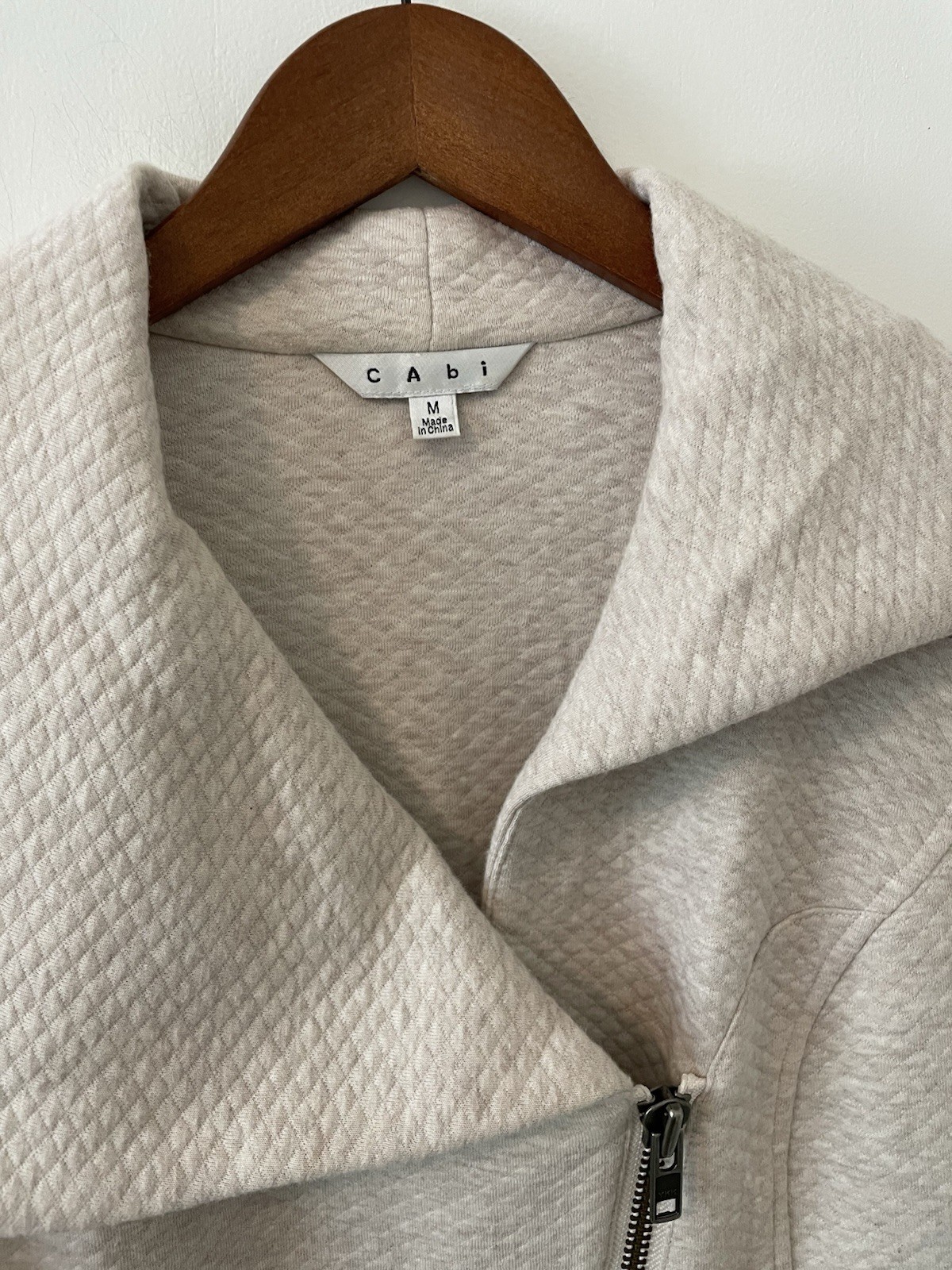 CAbi 913 Ryder Moto Biker Blazer Jacket Quilted Knit Oatmeal Women’s Medium