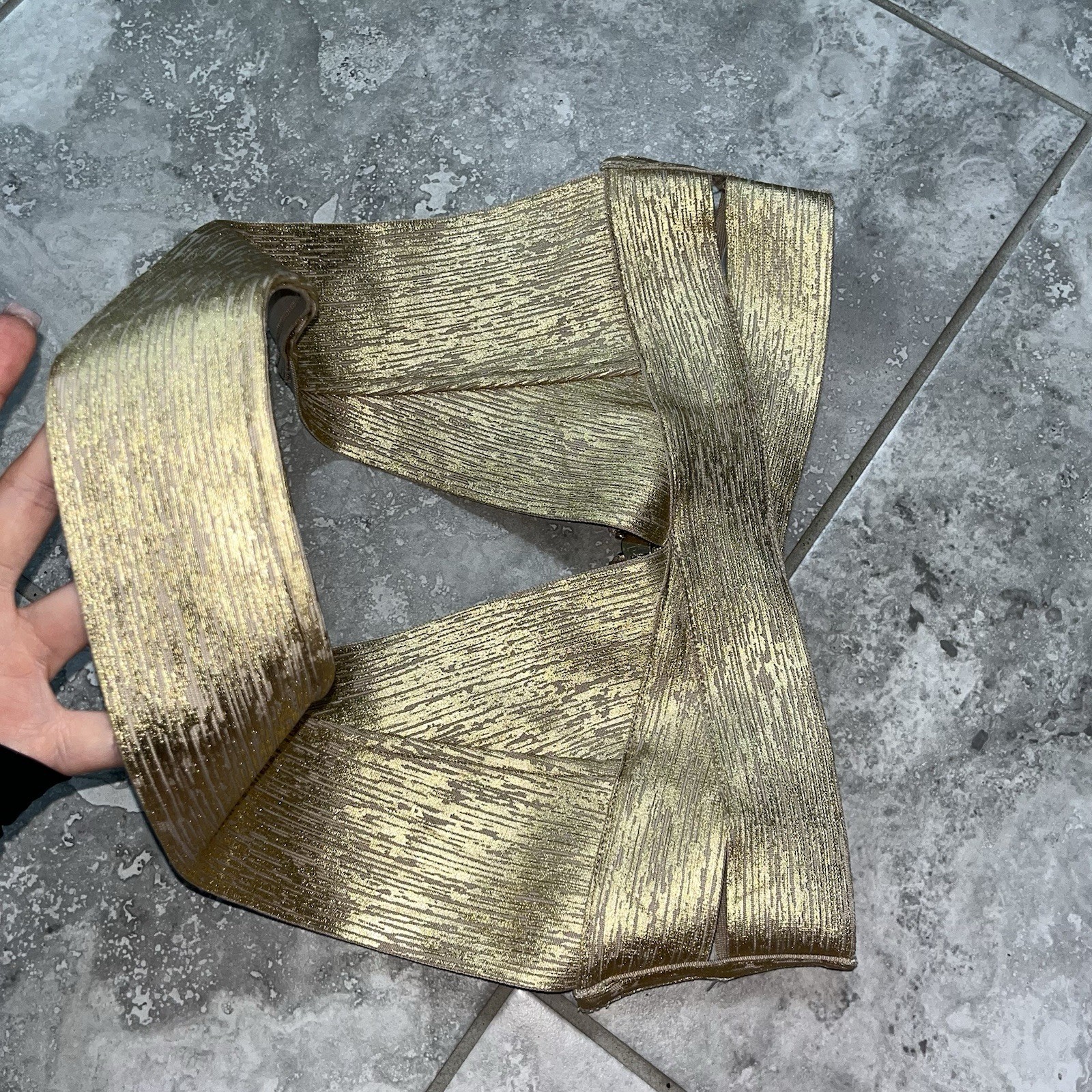 Bella Barnett Narnia Gold Bandage Low Cut Halter Crop Top Metallic Gold M