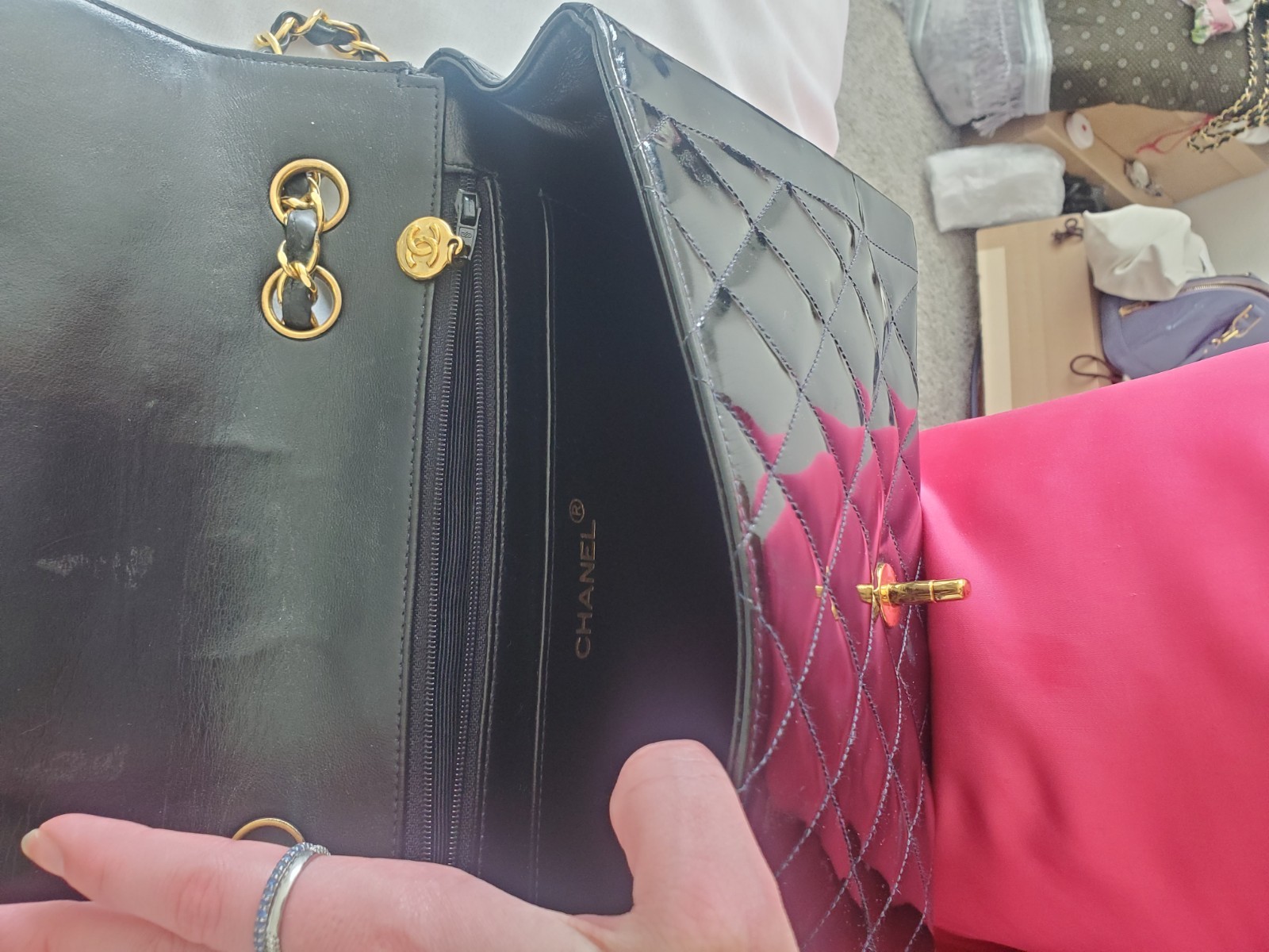 CHANEL Black Shoulder Bag 24k Gold Chain Strap CC Logo in Pattent Leather