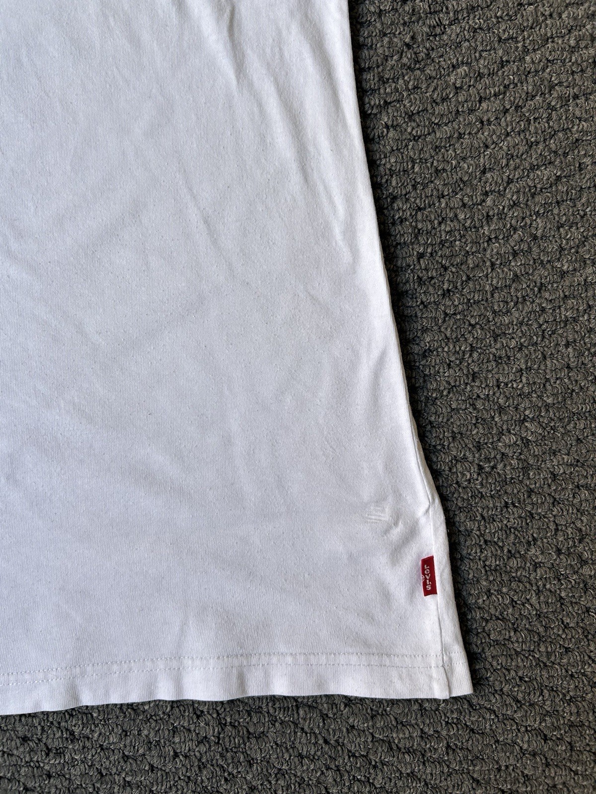 Levi’s T-Shirt Size XL Mens Slim Fit White Tee “501 Jeans Gold Dust”