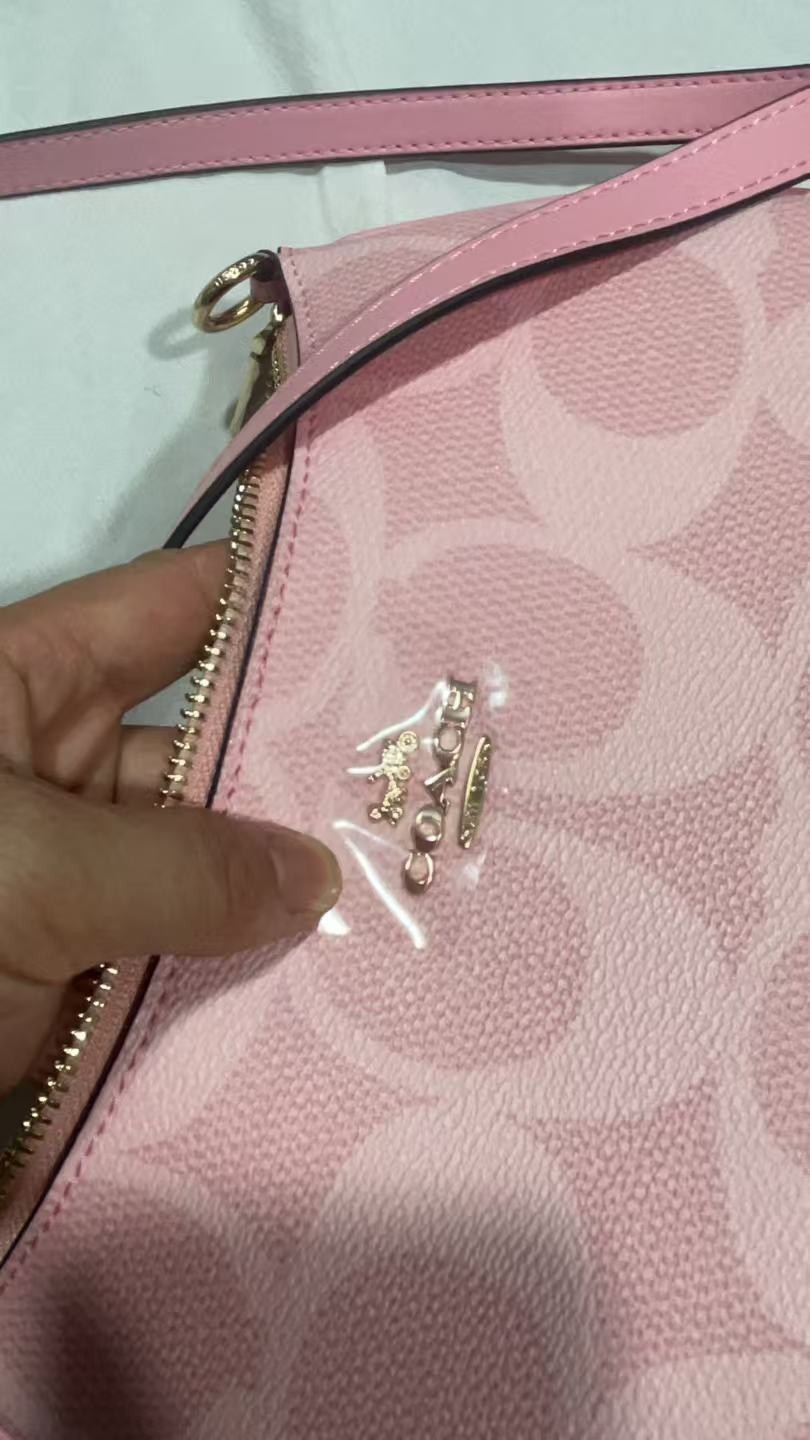 NWT COACH CAL51 Teri Shoulder Bag In signature canvas/Gold/Powder Pink Outlet-pi