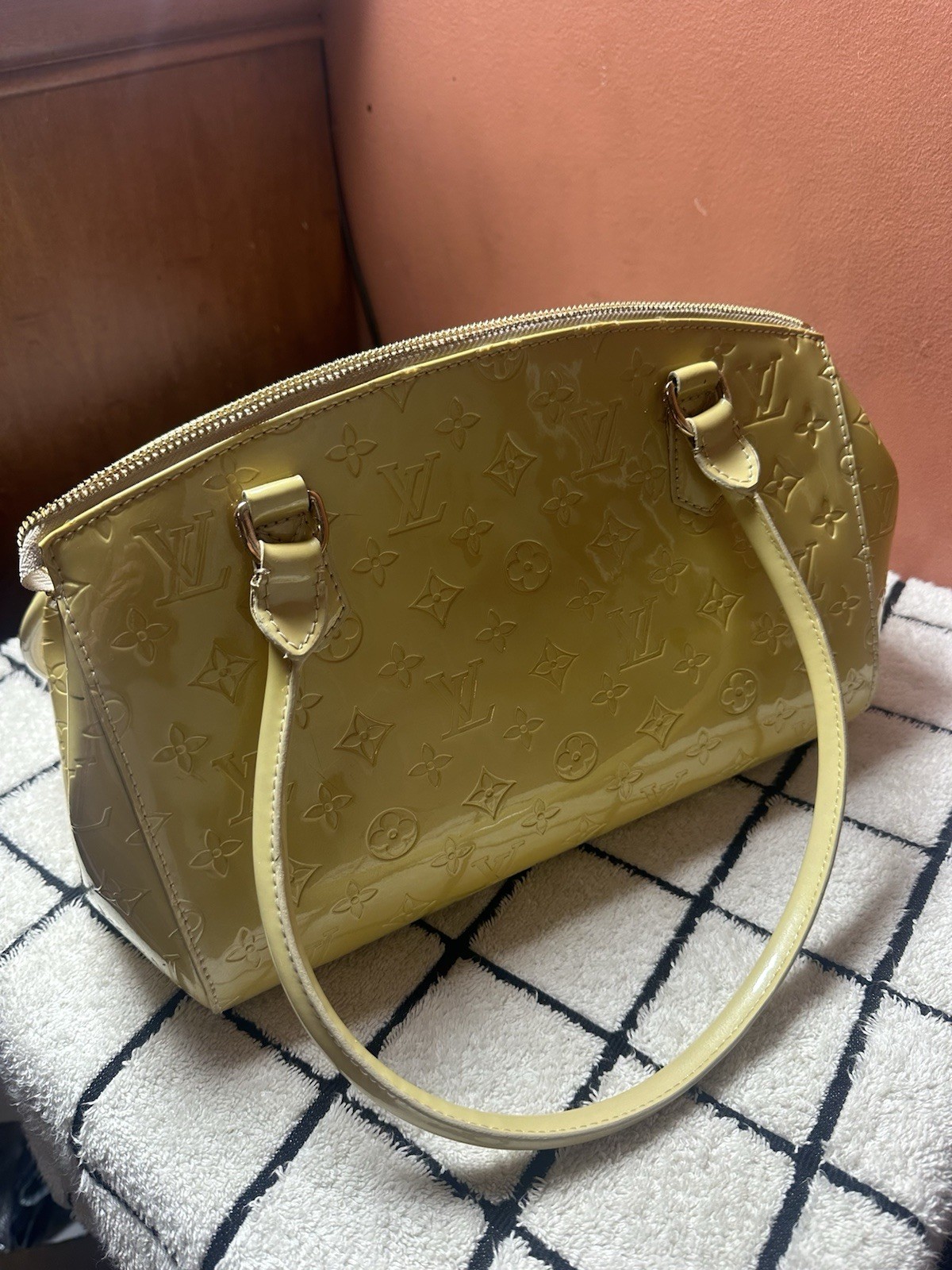 Authentic Louis Vuitton Vernis Sherwood PM Broncorail Shoulder Bag