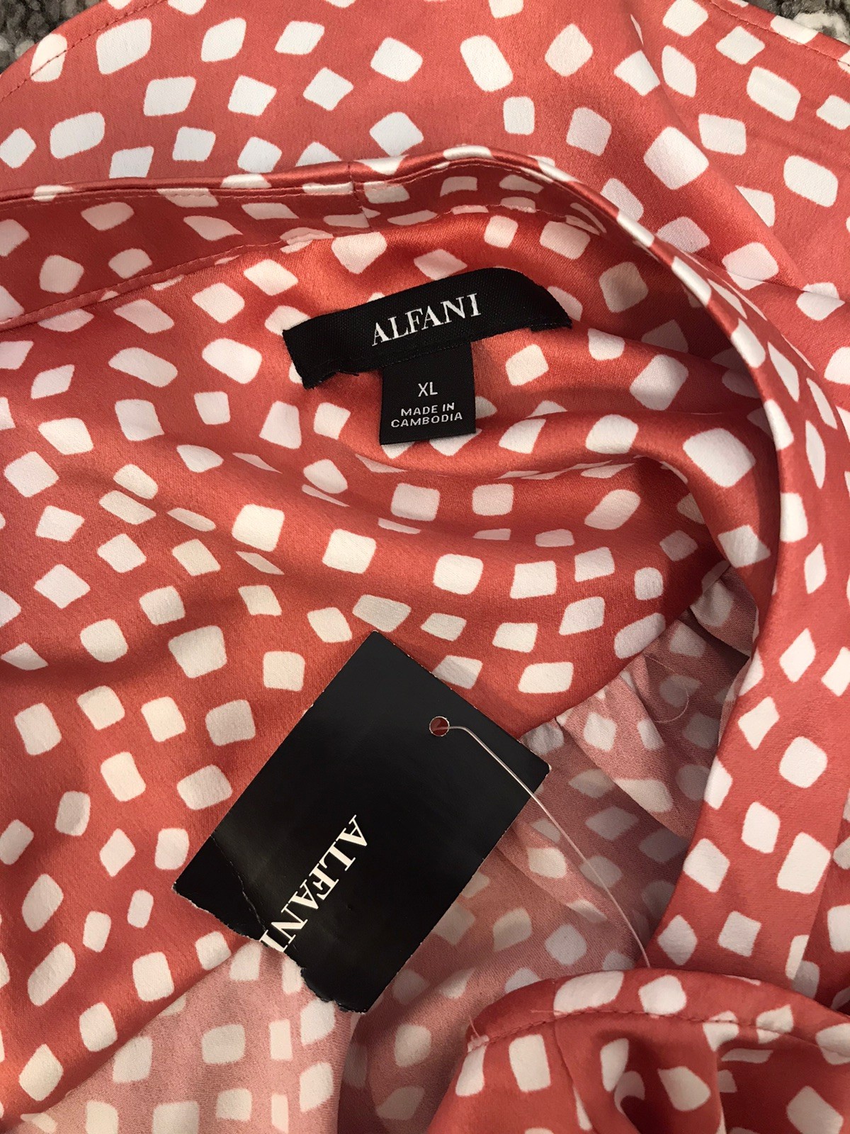 Alfani XL Top Stretch Low Cut Sleeveless Satin Lite Wgt Blouse Dusty Rose White