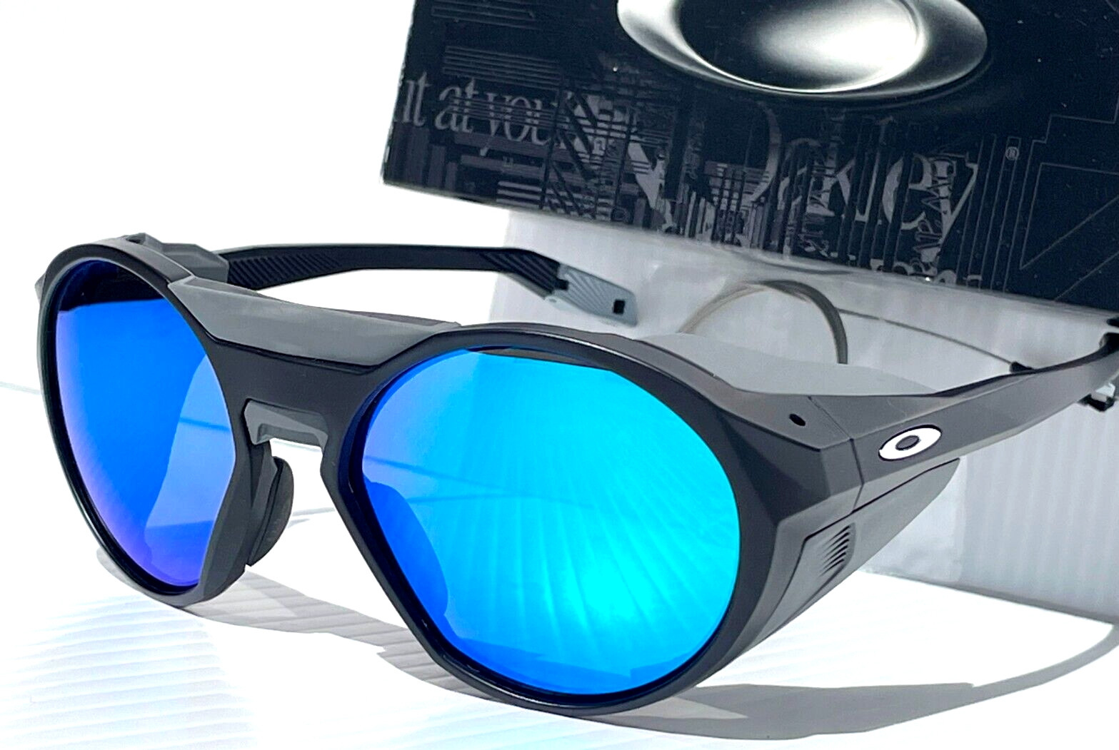 Oakley CLIFDEN Matte Black Round POLARIZED Galaxy Blue Mirror Sunglass 9440
