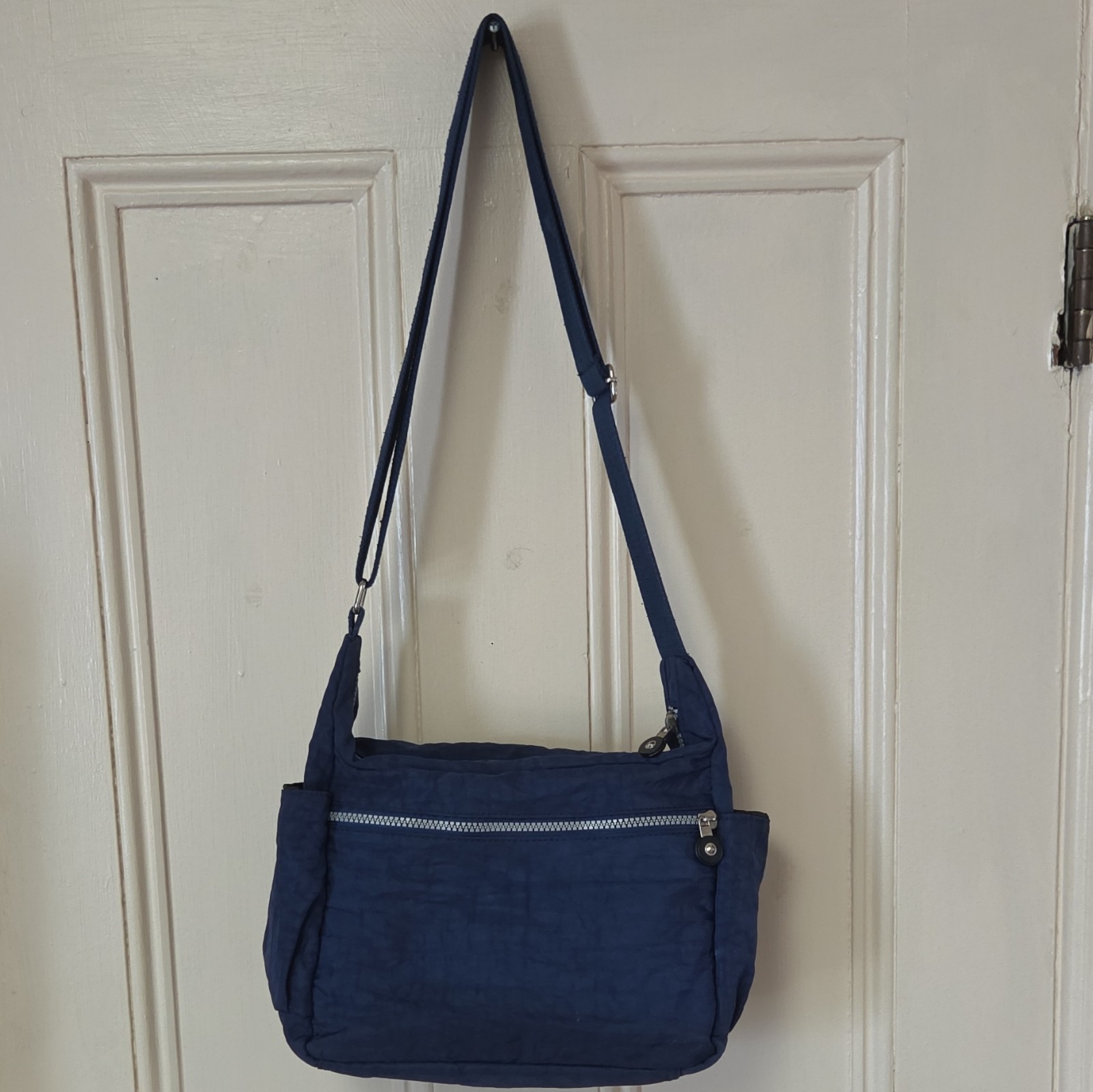 U.S. Express Blue Medium Crossbody Bag Pockets Zip Detachable Strap Silver