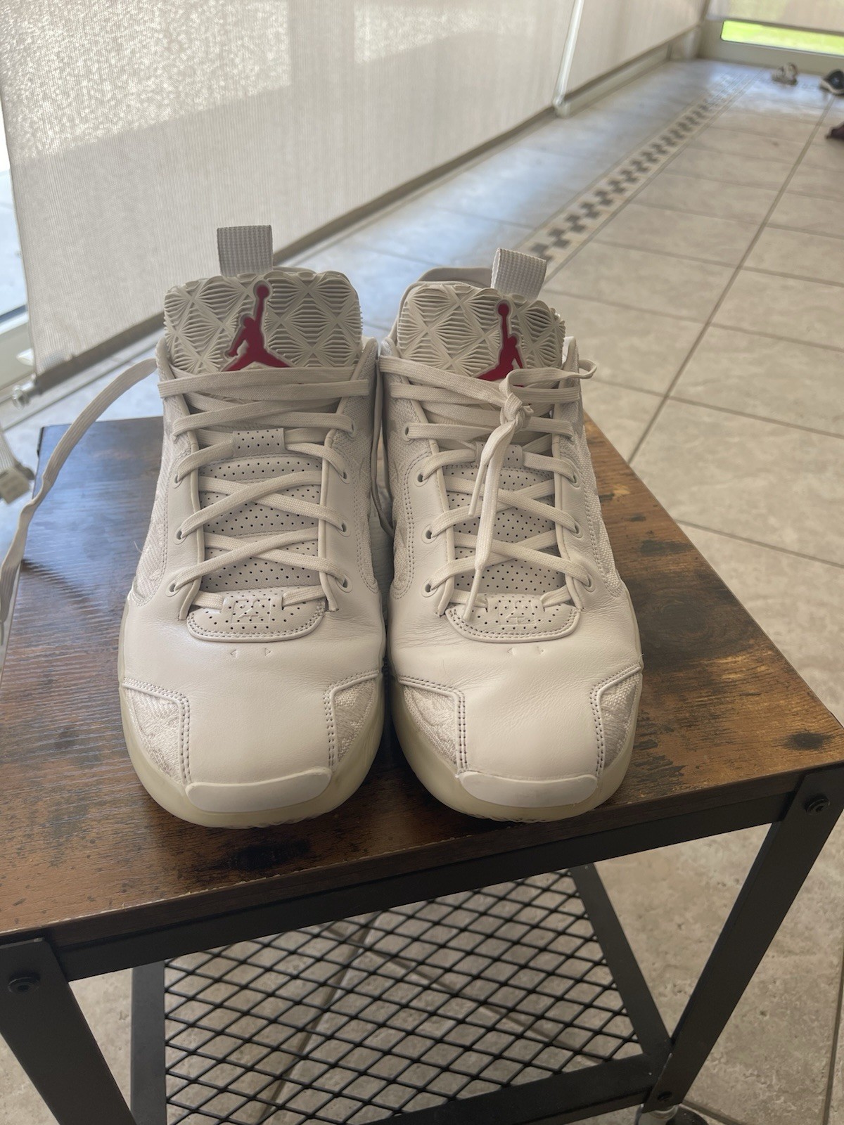 Jordan Air Jordan 39 Men’s Low Top White/Red Lace Up Basketball Sneaker