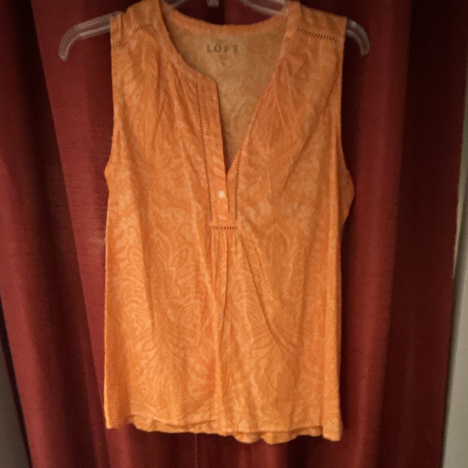 LOFT Women’s M Orange Paisley V-Neck Sleeveless Knit Cotton Button Tank Top