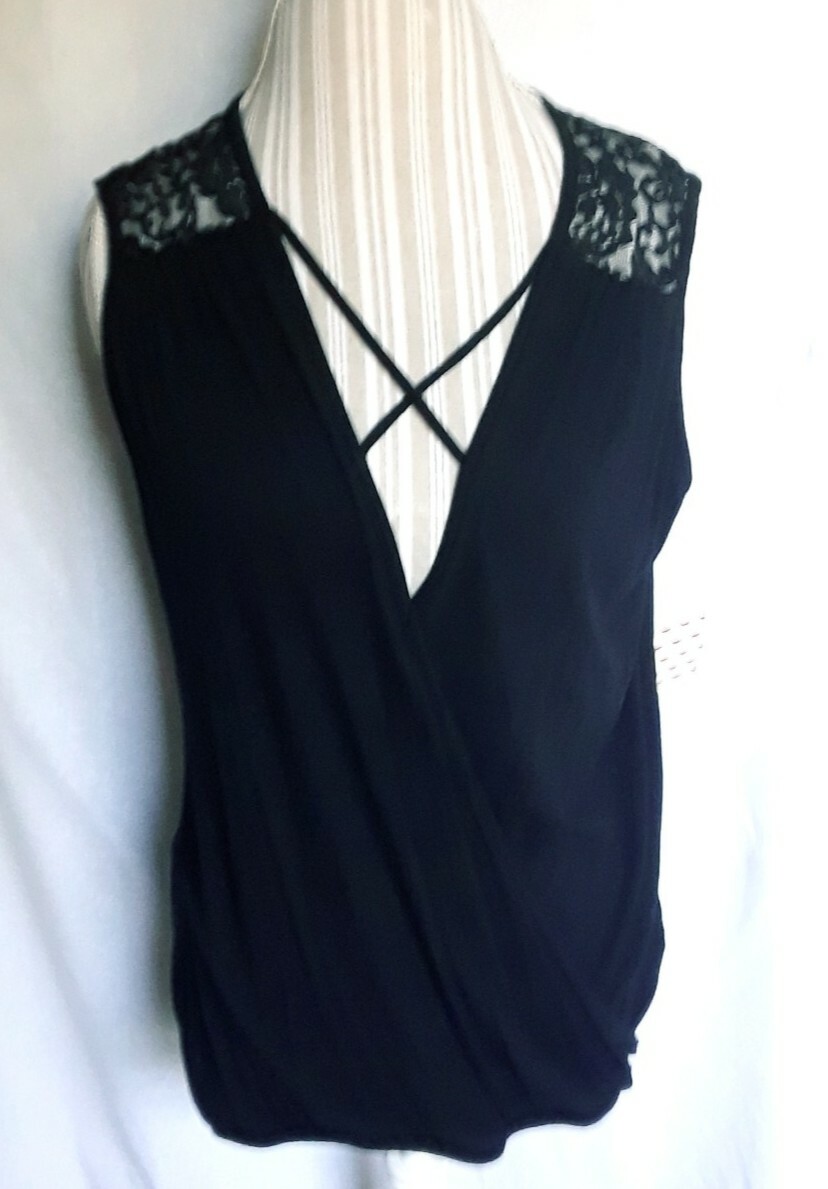 TA1-18 Free Kisses woman’s black sleeveless top size XL, new with tags soft lace