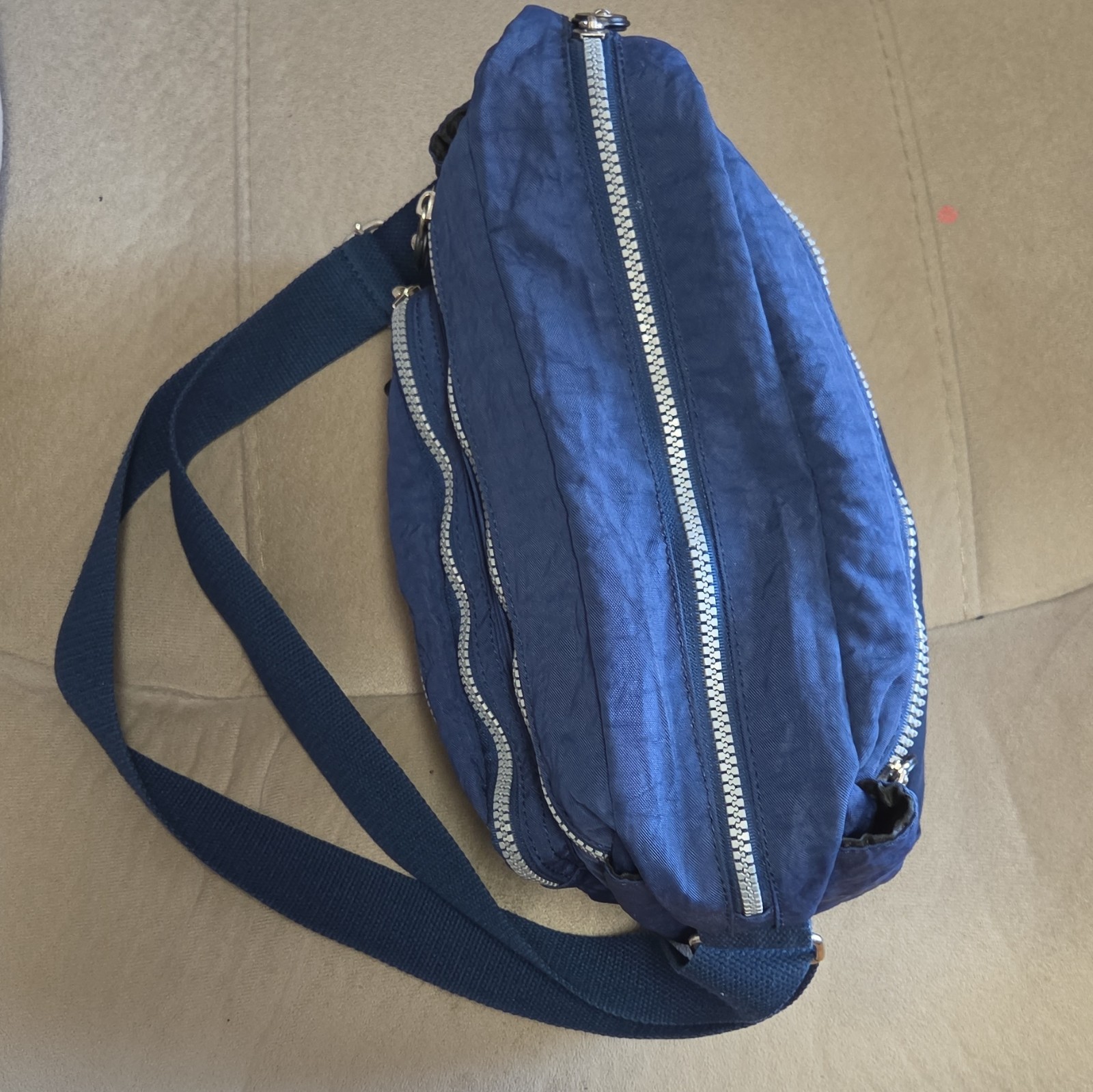 U.S. Express Blue Medium Crossbody Bag Pockets Zip Detachable Strap Silver
