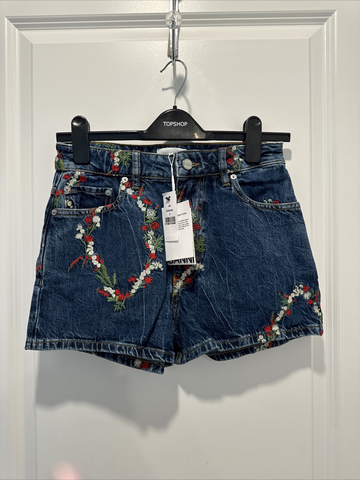 GANNI Denim Flower Embroidered shorts Size 26 NWT RARE