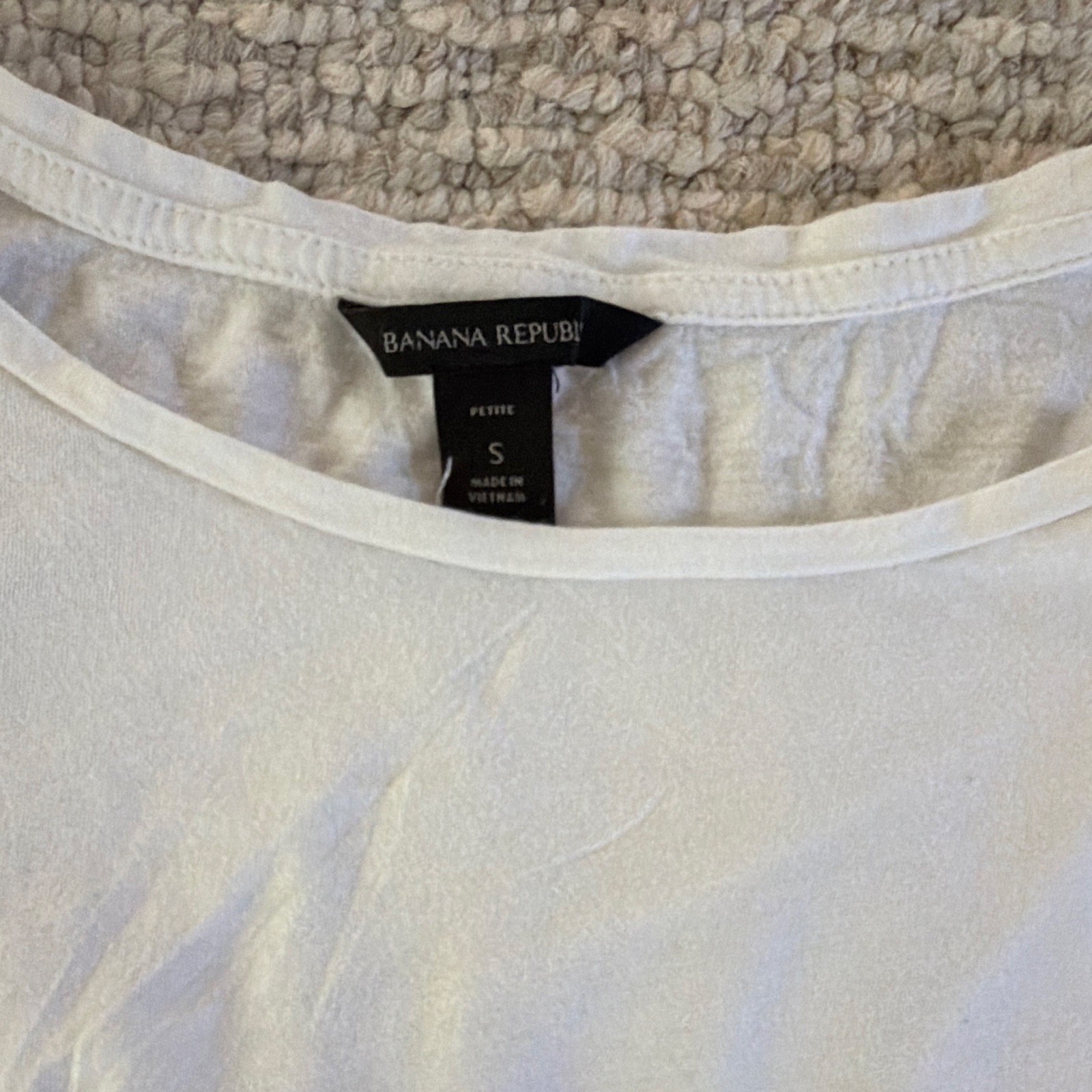 Banana Republic Women’s White Graphic Print Round Neck Crop Tee Petite S